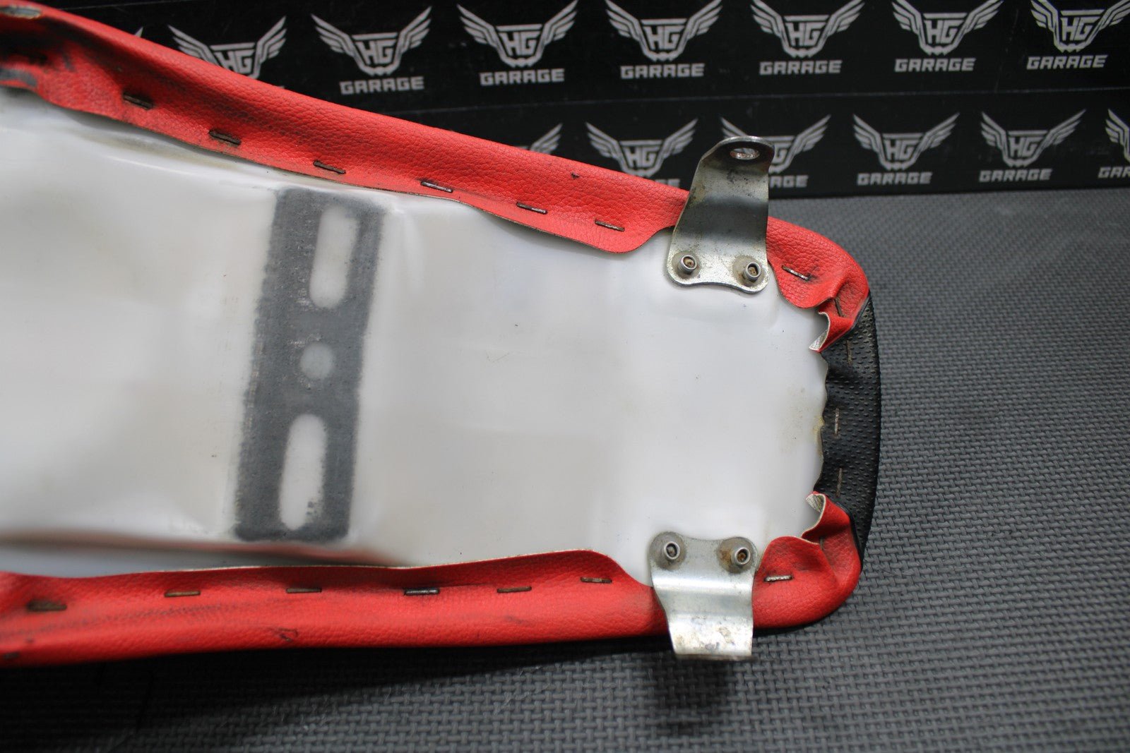 2008 06 - 08 HONDA CRF250R OEM SEAT SADDLE FOAM PAN COVER 77100 - KRN - A01 - hggarage