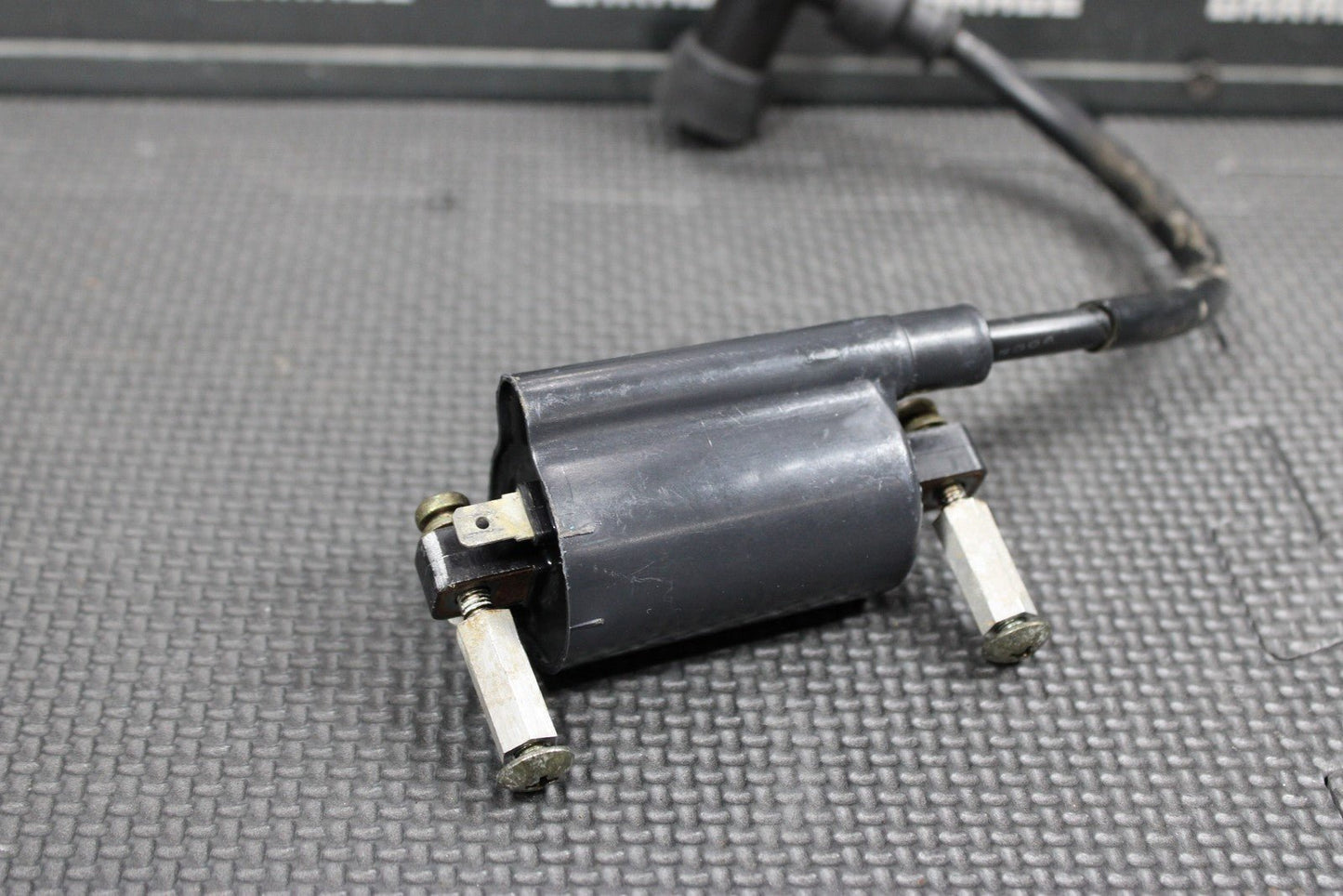 2005 SUZUKI DR200SE OEM IGNITION COIL SPLARK PLUG BOOT 33410 - 05350 - hggarage