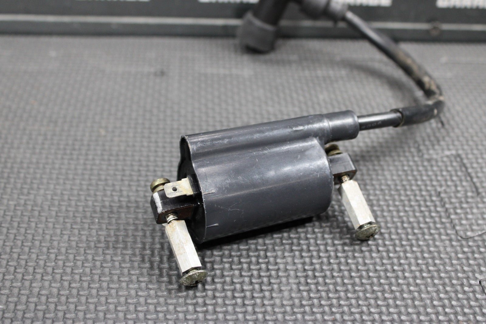 2005 SUZUKI DR200SE OEM IGNITION COIL SPLARK PLUG BOOT 33410 - 05350 - hggarage