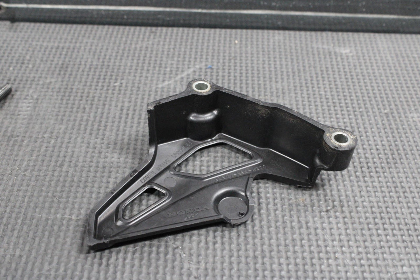 2018 HONDA CRF250R OEM MOTOR ENGINE FRONT SPROCKET COVER BOLT - hggarage