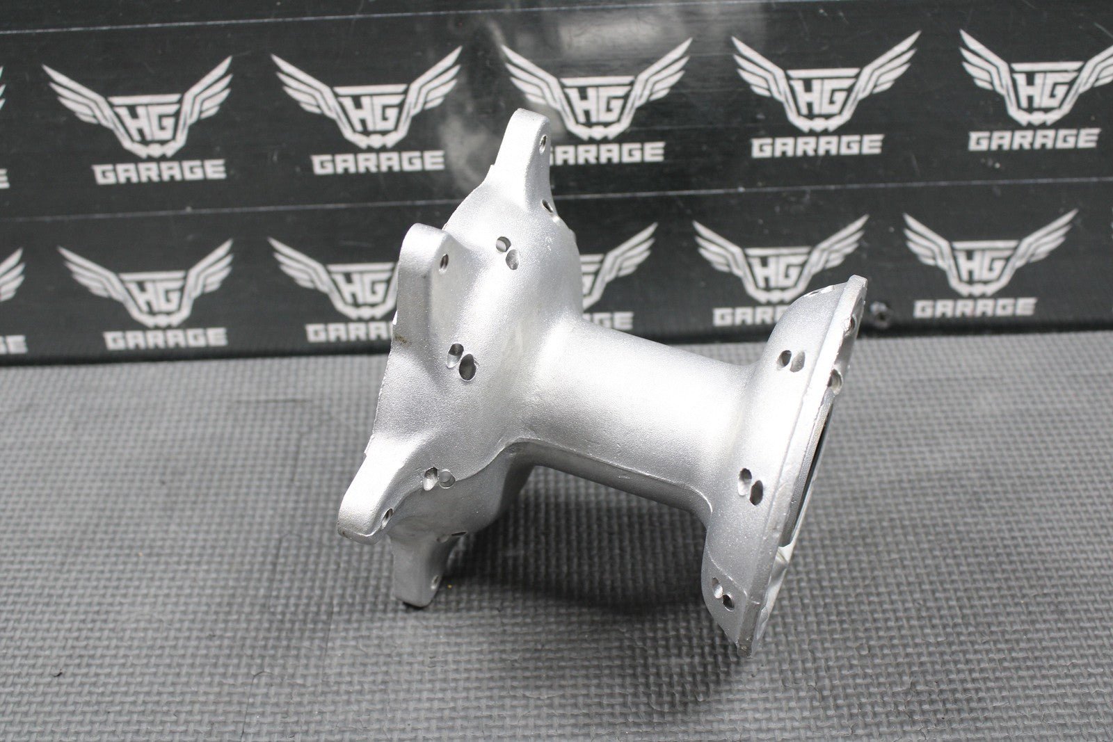 2000 97 - 00 SUZUKI RM125 RM250 OEM FRONT WHEEL HUB 54111 - 36E10 - hggarage