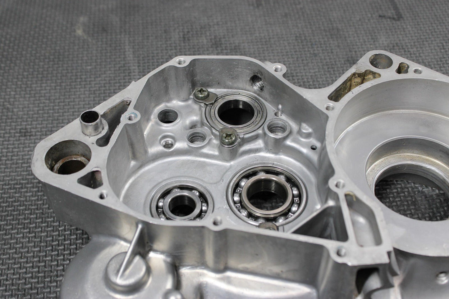 1996 SUZUKI RM250 OEM LEFT RIGHT ENGINE CRANKCASE CRANK CASES BLOCK READ DESC! - hggarage