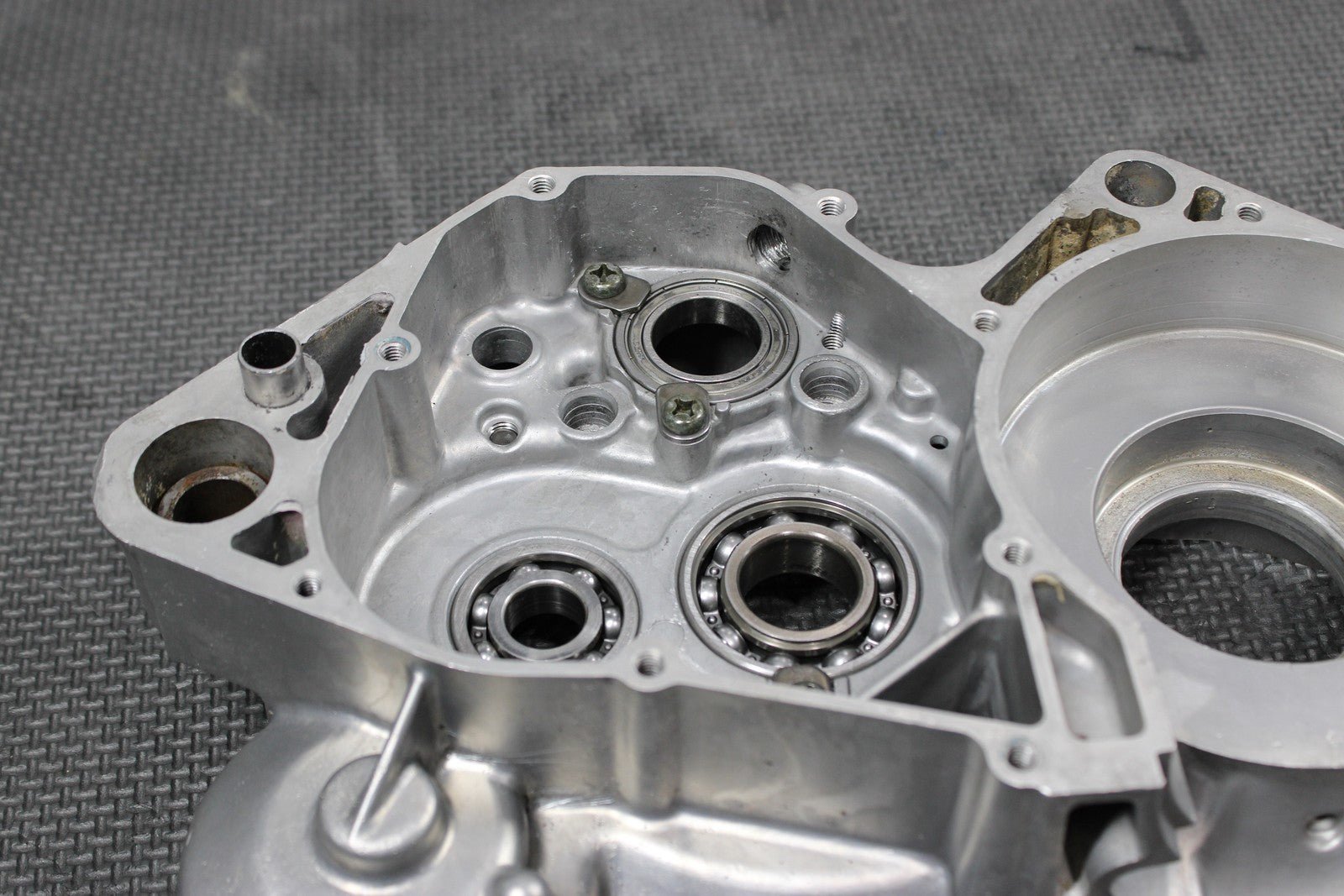 1996 SUZUKI RM250 OEM LEFT RIGHT ENGINE CRANKCASE CRANK CASES BLOCK READ DESC! - hggarage