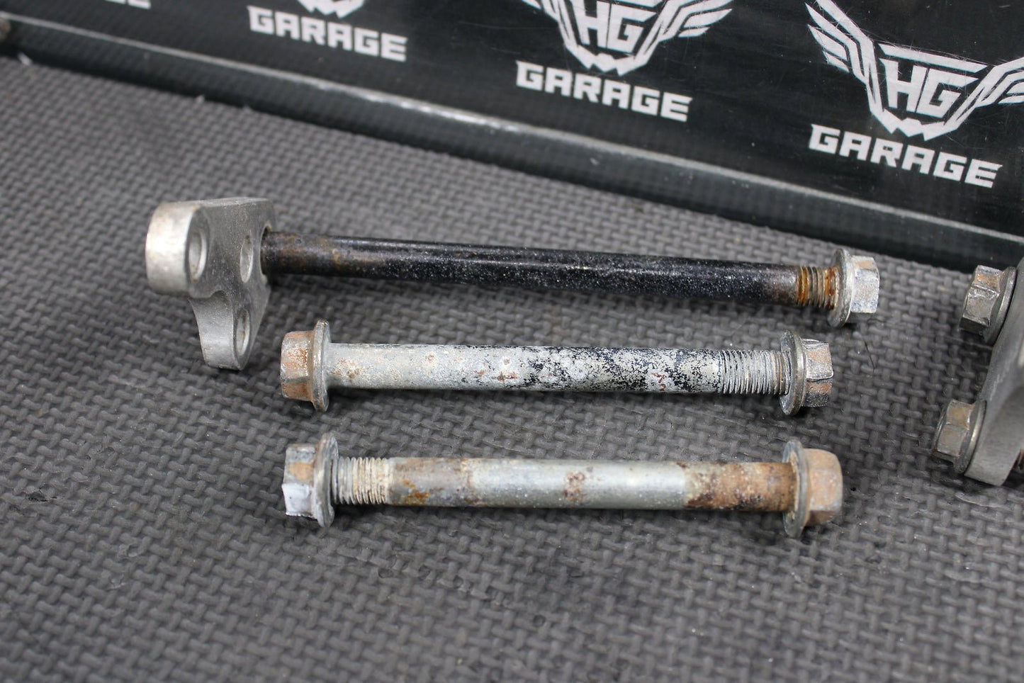 1986 Honda XR250R OEM Engine Motor Mount Stay Brackets 50139 - KT1 - hggarage