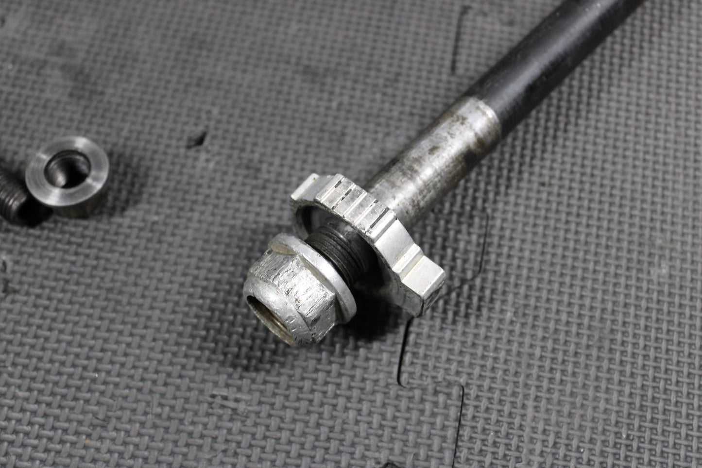 2006 KTM 85SX OEM REAR AXLE BACK WHEEL RIM PIVOT BOLT AXEL - hggarage