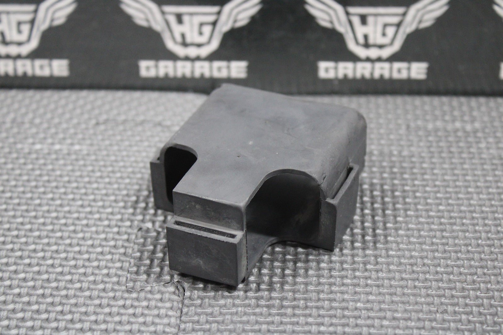 2000 HONDA 00 - 03 CR125R 00 - 01 CR250R OEM CDI RUBBER MOUNTING BOOT 30401 - KZ4 - A90 - hggarage