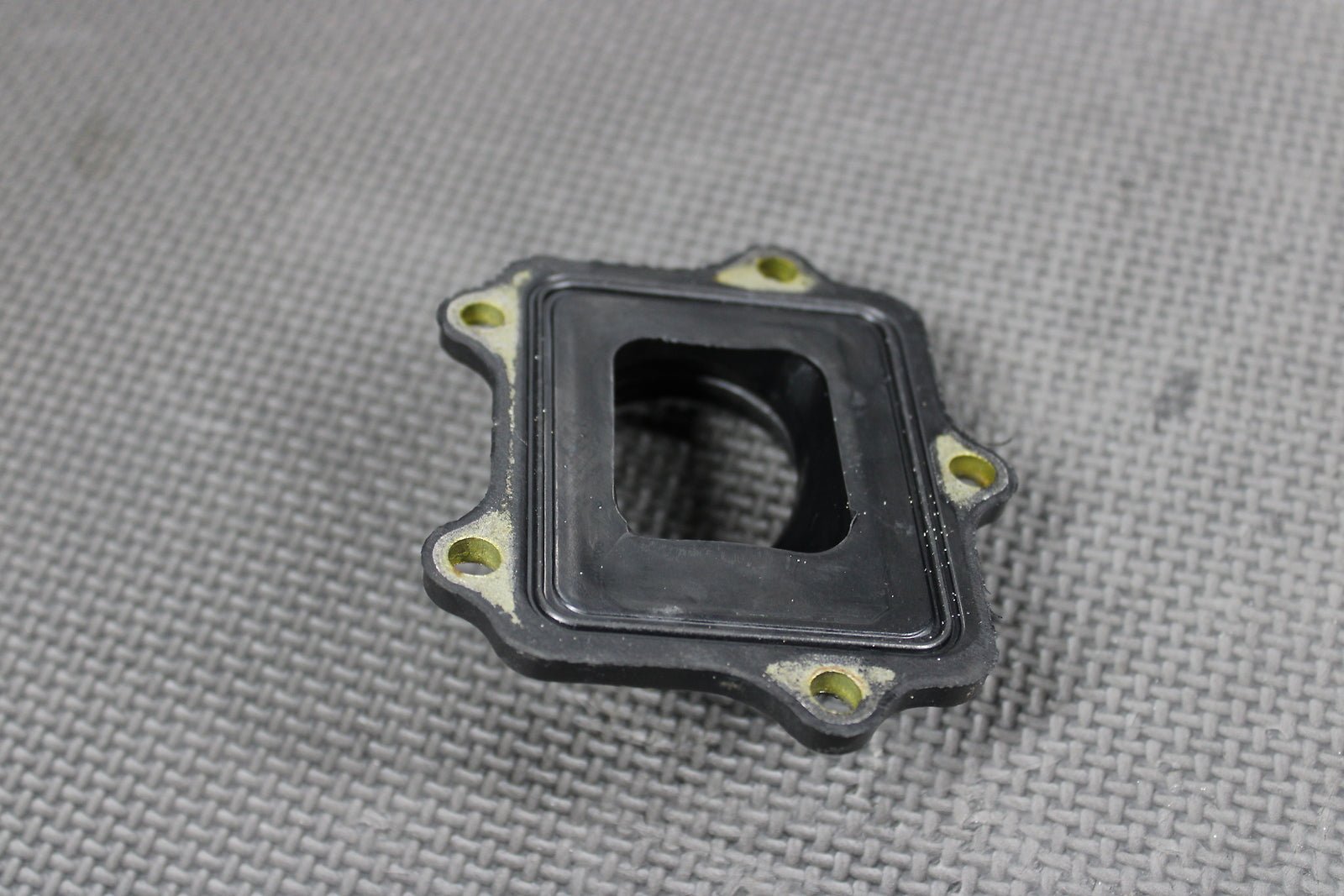 2000 YAMAHA YZ250 OEM INTAKE REED BLOCK ASSEMBLY 4XL - 13610 - 00 - 00 - hggarage