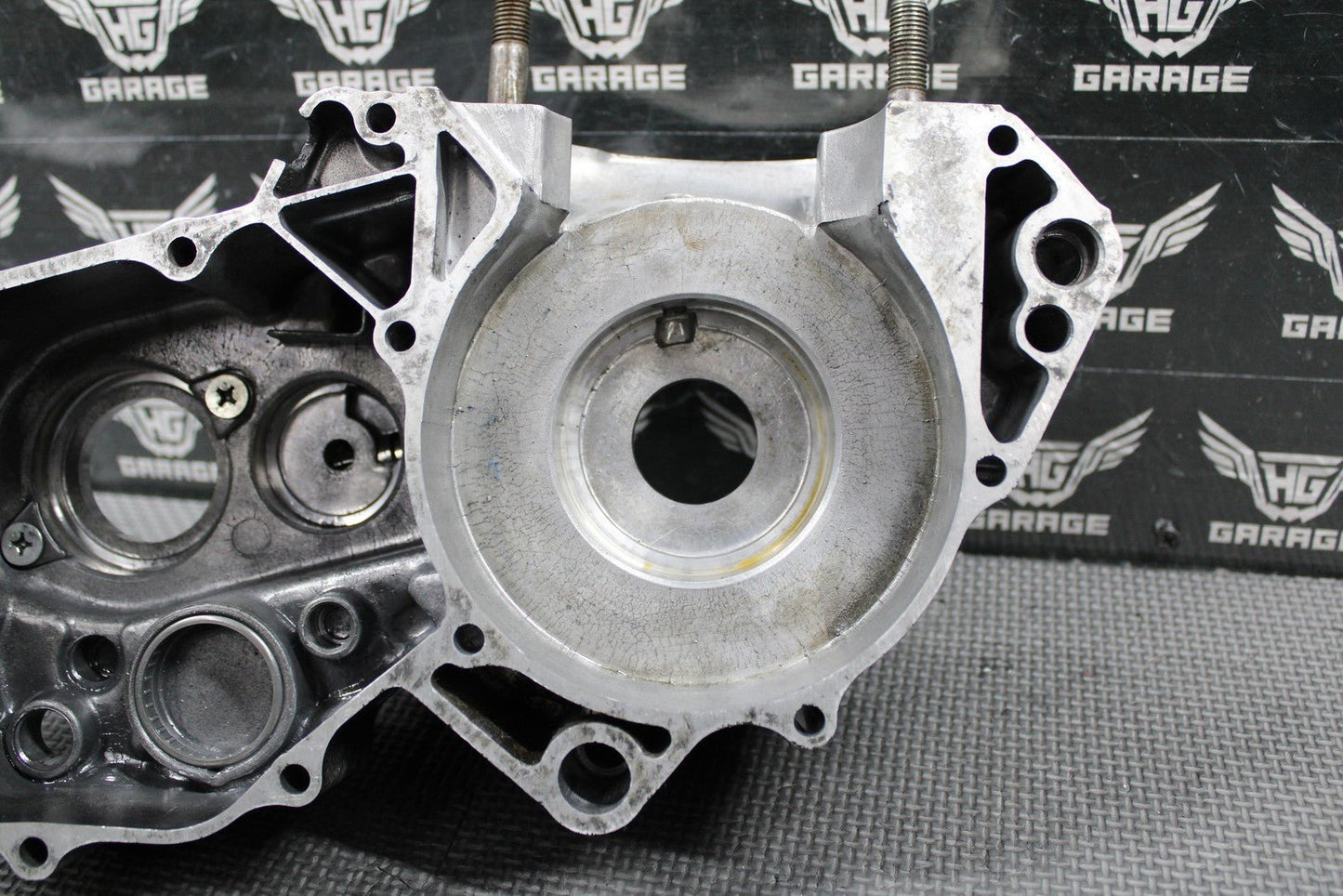 1988 HONDA CR250R OEM LEFT ENGINE MOTOR CRANKCASE CRANK CASE 112A0 - KS7 - 831 NICE! - hggarage