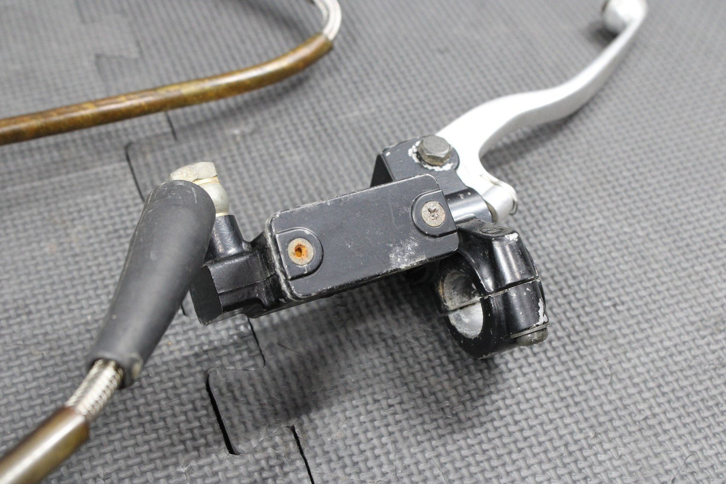 1986 KAWASAKI KDX200 OEM TOKICO FRONT BRAKE CALIPER MASTER CYLINDER ASSEMBLY - hggarage