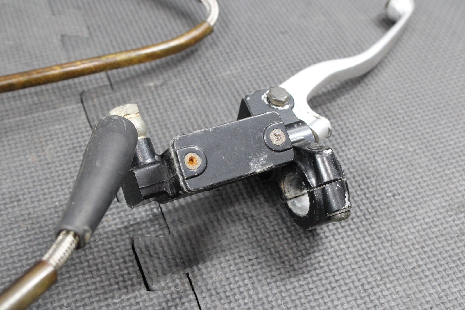1986 KAWASAKI KDX200 OEM TOKICO FRONT BRAKE CALIPER MASTER CYLINDER ASSEMBLY - hggarage