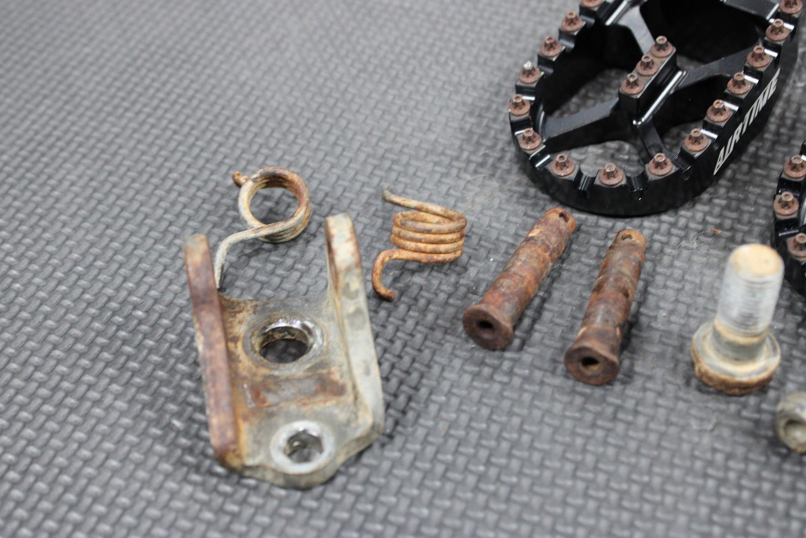 2007 HONDA CRF450R AIR TIME BILLET FOOT PEGS PEDALS FRAME STAND FOOTPEG BLACK - hggarage