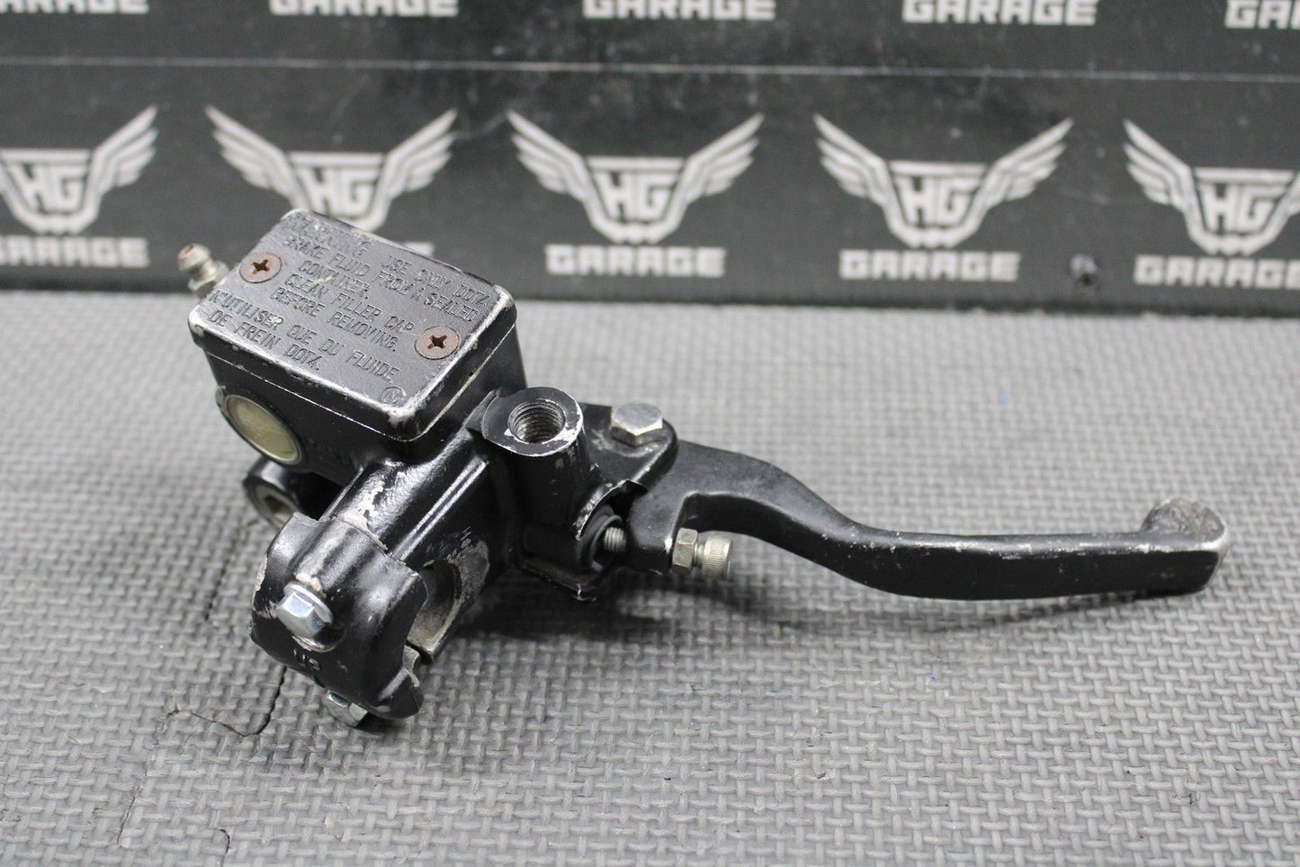 1989 HONDA 86 - 90 XR250R 87 - 90 XR600R OEM FRONT BRAKE MASTER CYLINDER W/ LEVER - hggarage
