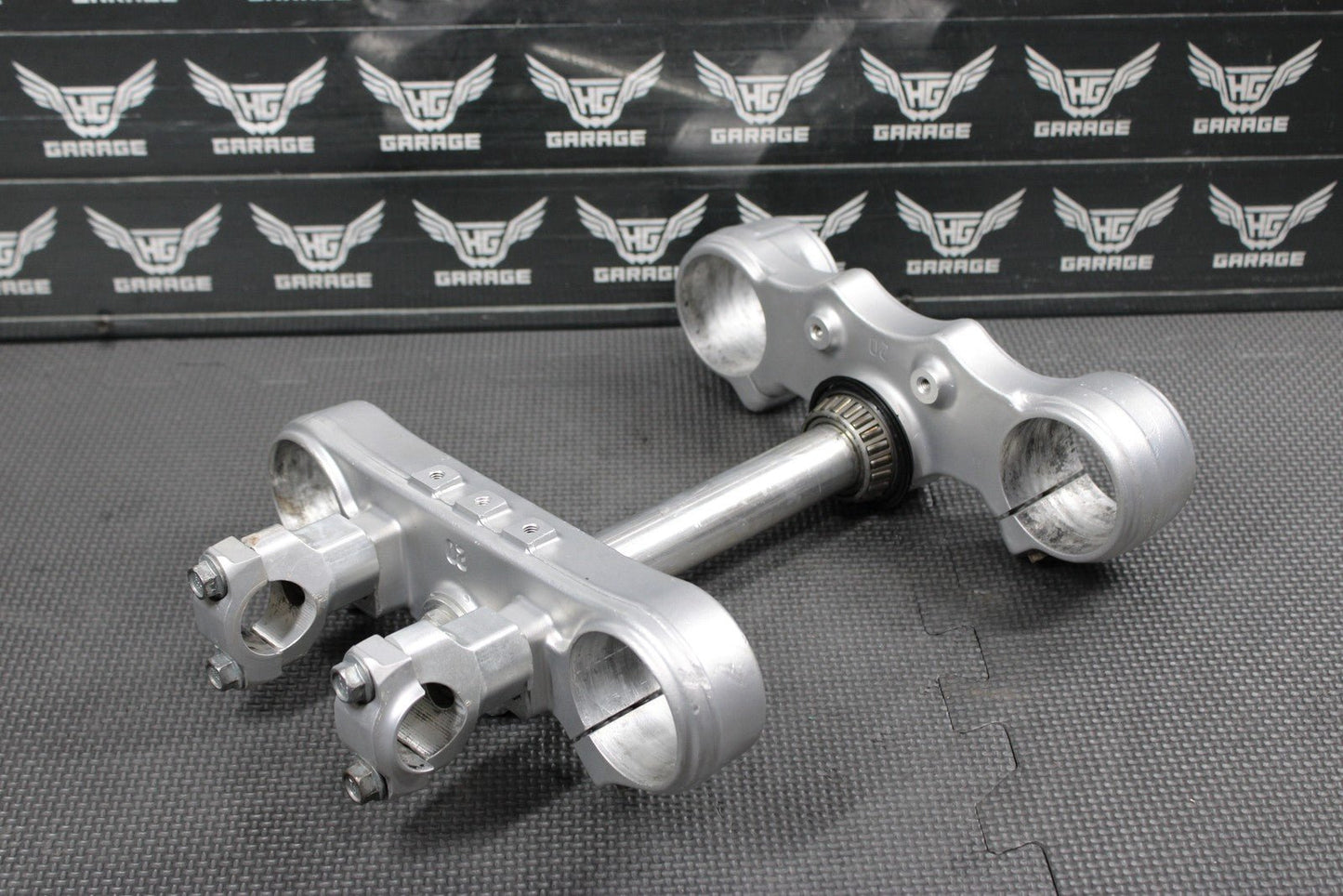 2000 KTM 250 EXC OEM FRONT FORKS LOWER UPPER TRIPLE TREE STEM CLAMP 59001034020 - hggarage