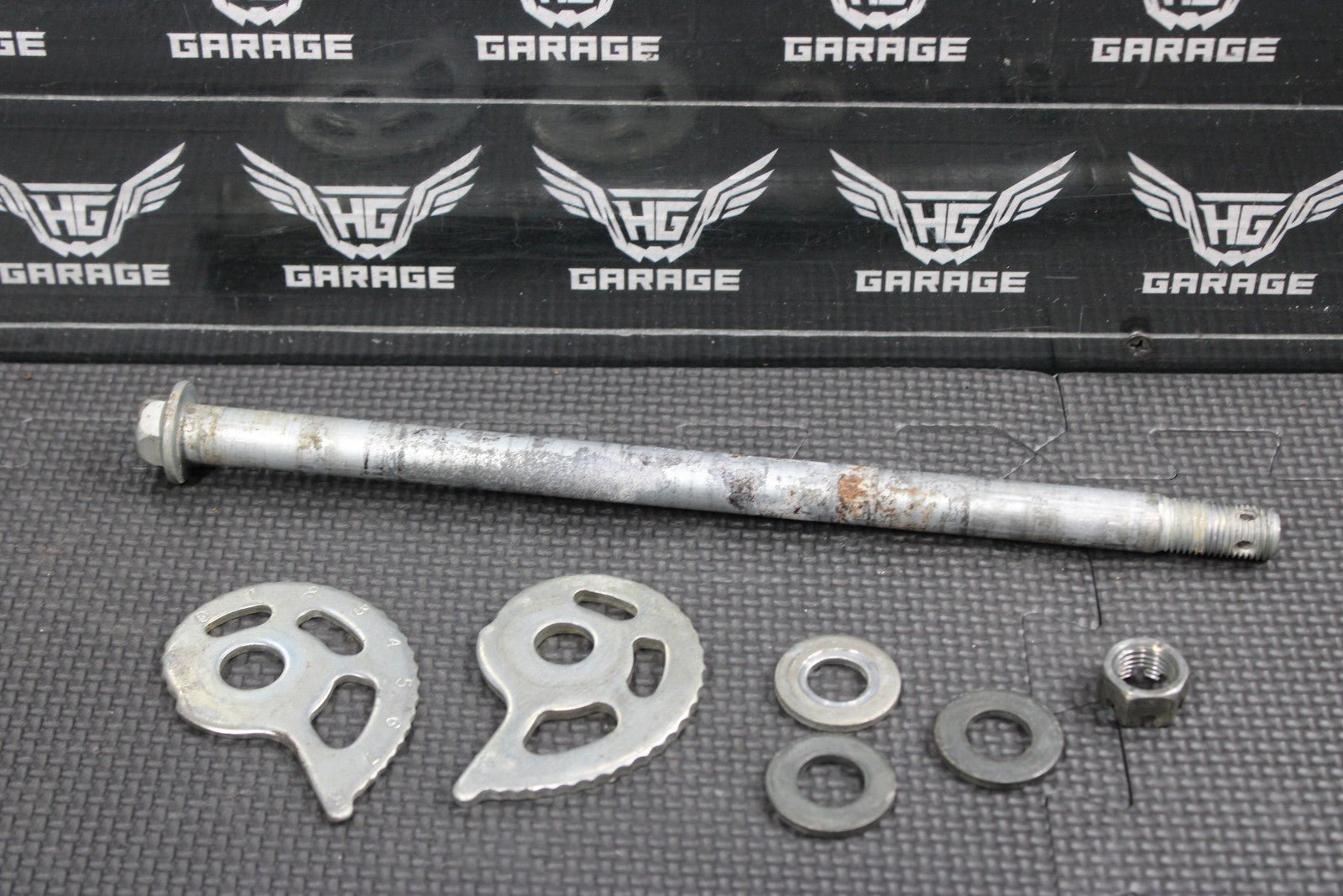 2005 SUZUKI DR200SE OEM REAR AXLE BACK WHEEL RIM PIVOT BOLT AXLE 64711 - 44A11 - hggarage
