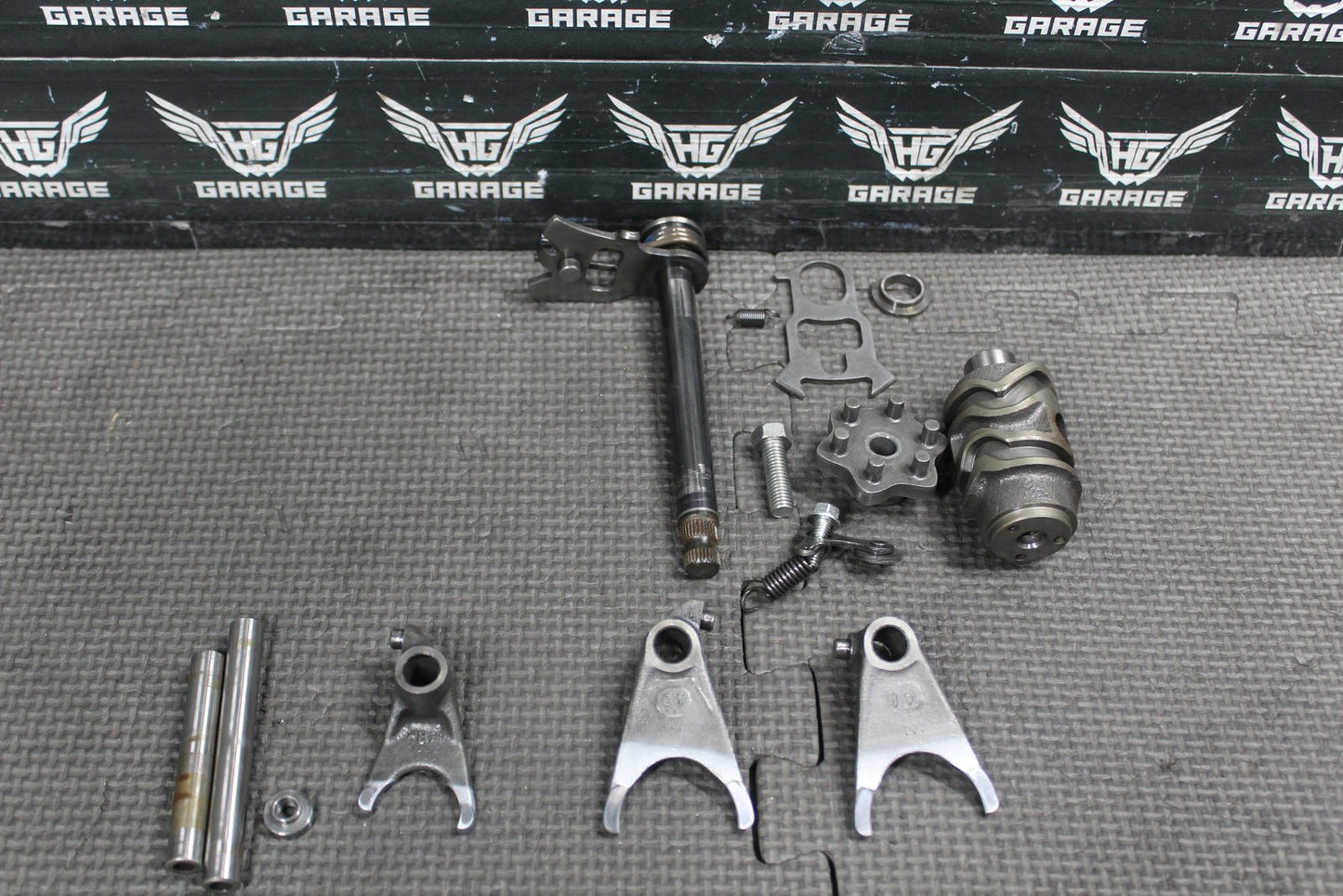 2015 KAWASAKI KX85 OEM ENGINE TRANSMISSION TRANNY ASSEMBLY GEARS SHIFT FORK - hggarage