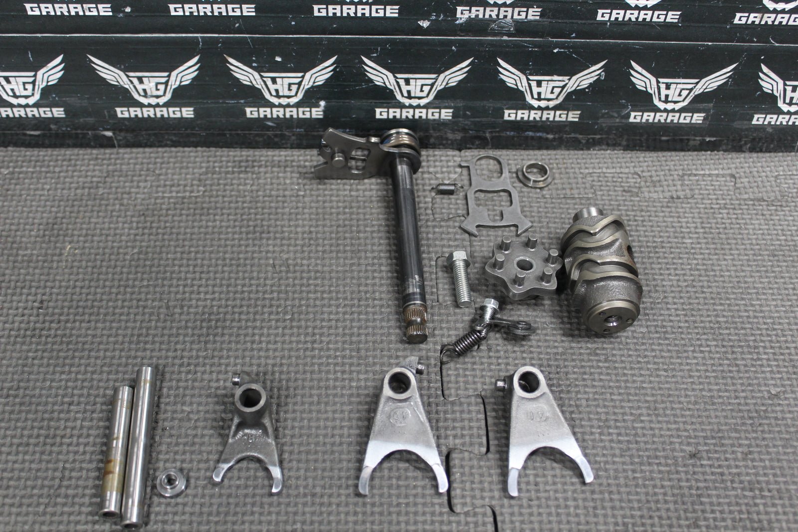 2015 KAWASAKI KX85 OEM ENGINE TRANSMISSION TRANNY ASSEMBLY GEARS SHIFT FORK - hggarage