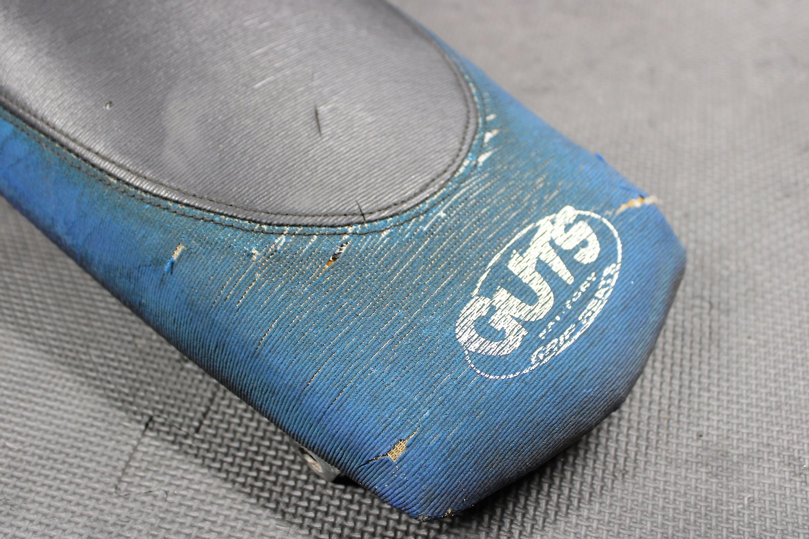 2004 Yamaha YZ450F OEM Seat Saddle Foam Pan Guts Cover 5XD - 24710 - 00 - 00 - hggarage