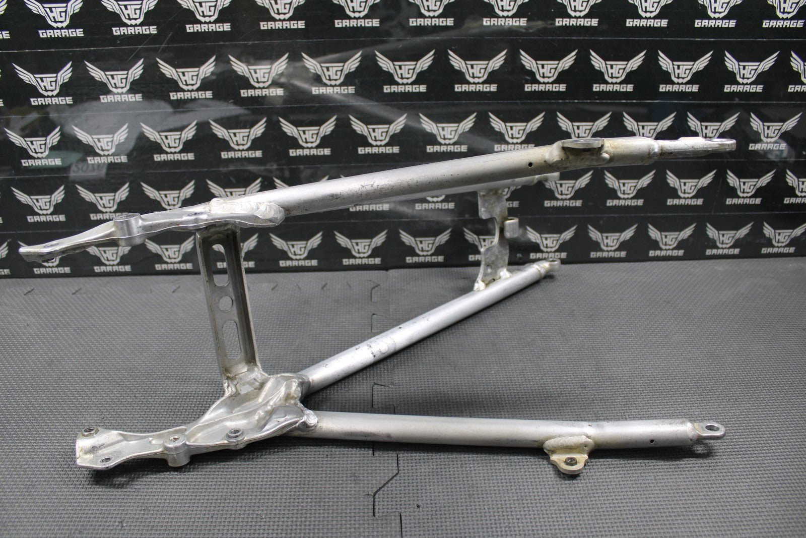 2008 06 - 09 HONDA CRF250R OEM REAR BACK FRAME SUBFRAME DUAL MUFFLER 50200 - KRN - 850 - hggarage