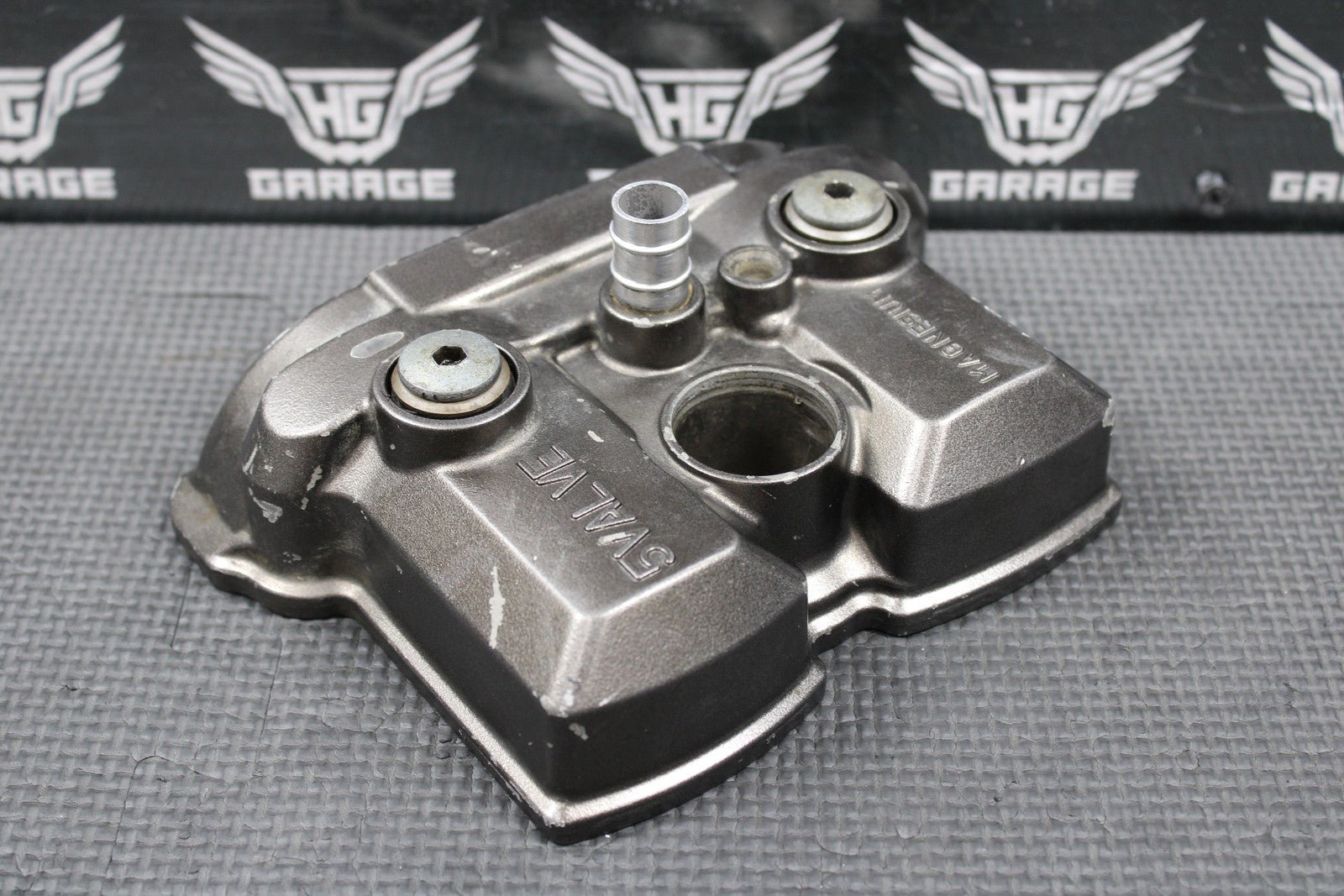2010 2011 YAMAHA YZ250F OEM ENGINE CYLINDER HEAD VALVE COVER 17D - 11102 - 10 - 00 - hggarage