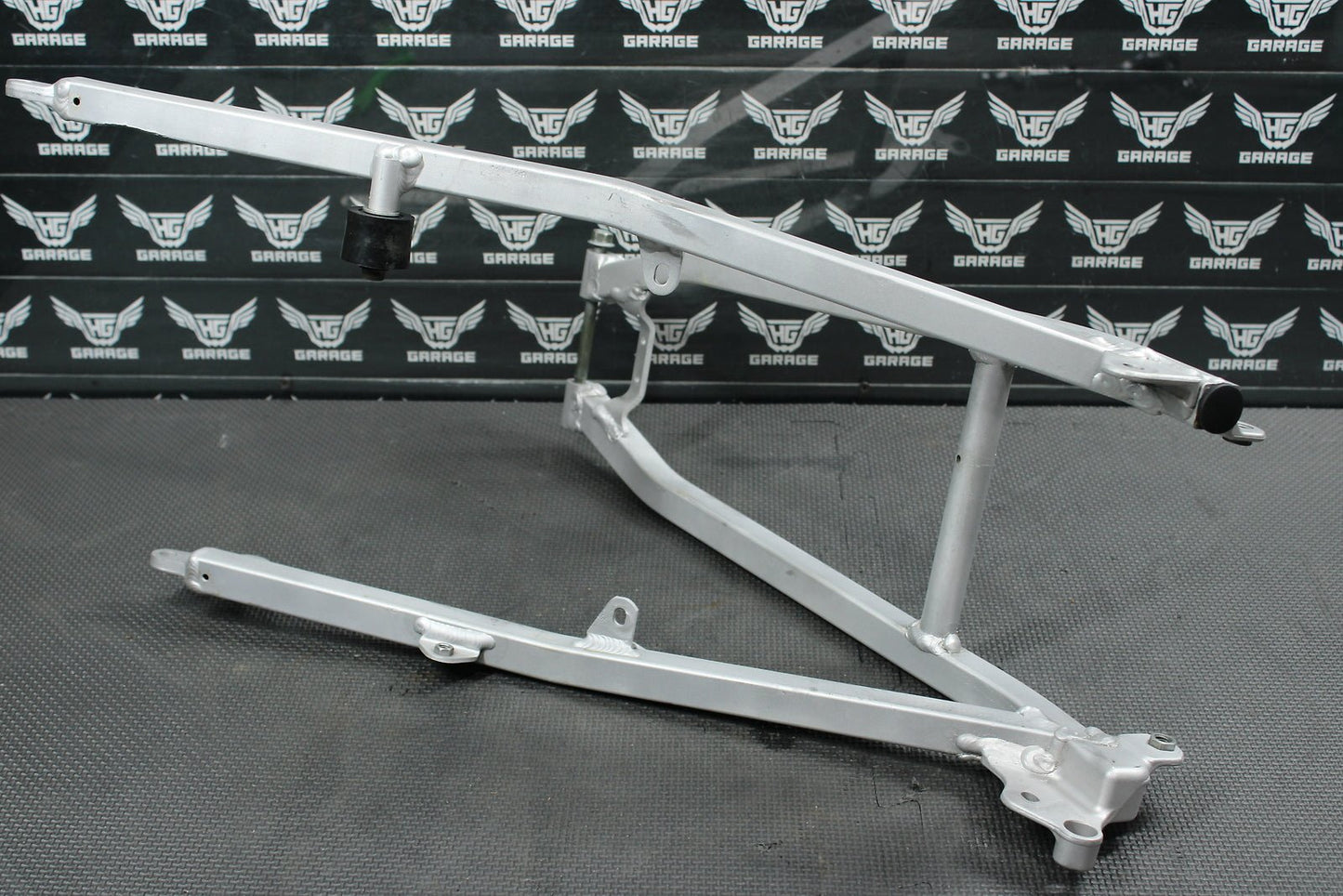 2004 Yamaha YZ450F OEM Rear Back Sub Frame Subframe 5XD - 21190 - 00 - 00 - hggarage