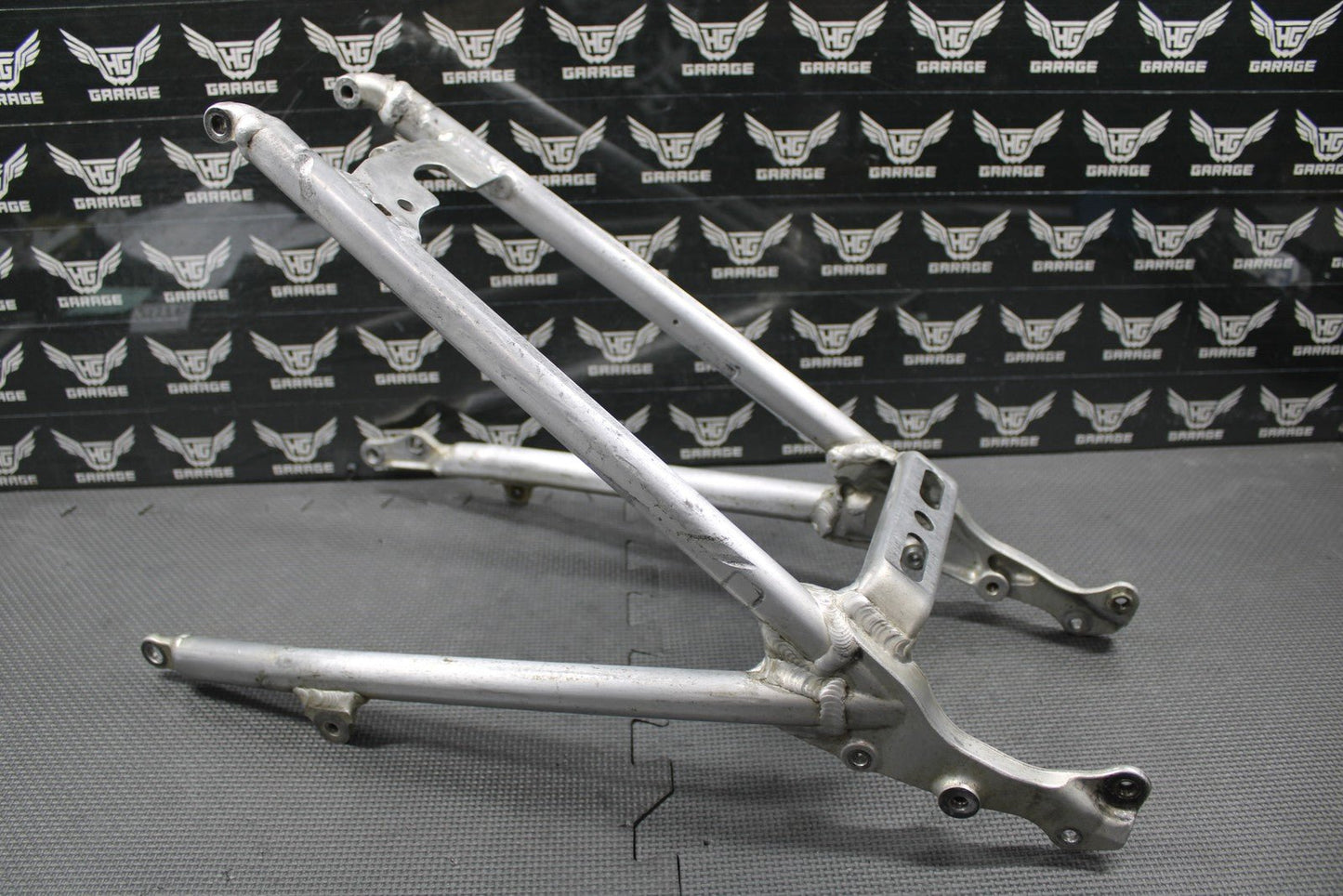 2008 06 - 09 HONDA CRF250R OEM REAR BACK FRAME SUBFRAME DUAL MUFFLER 50200 - KRN - 850 - hggarage