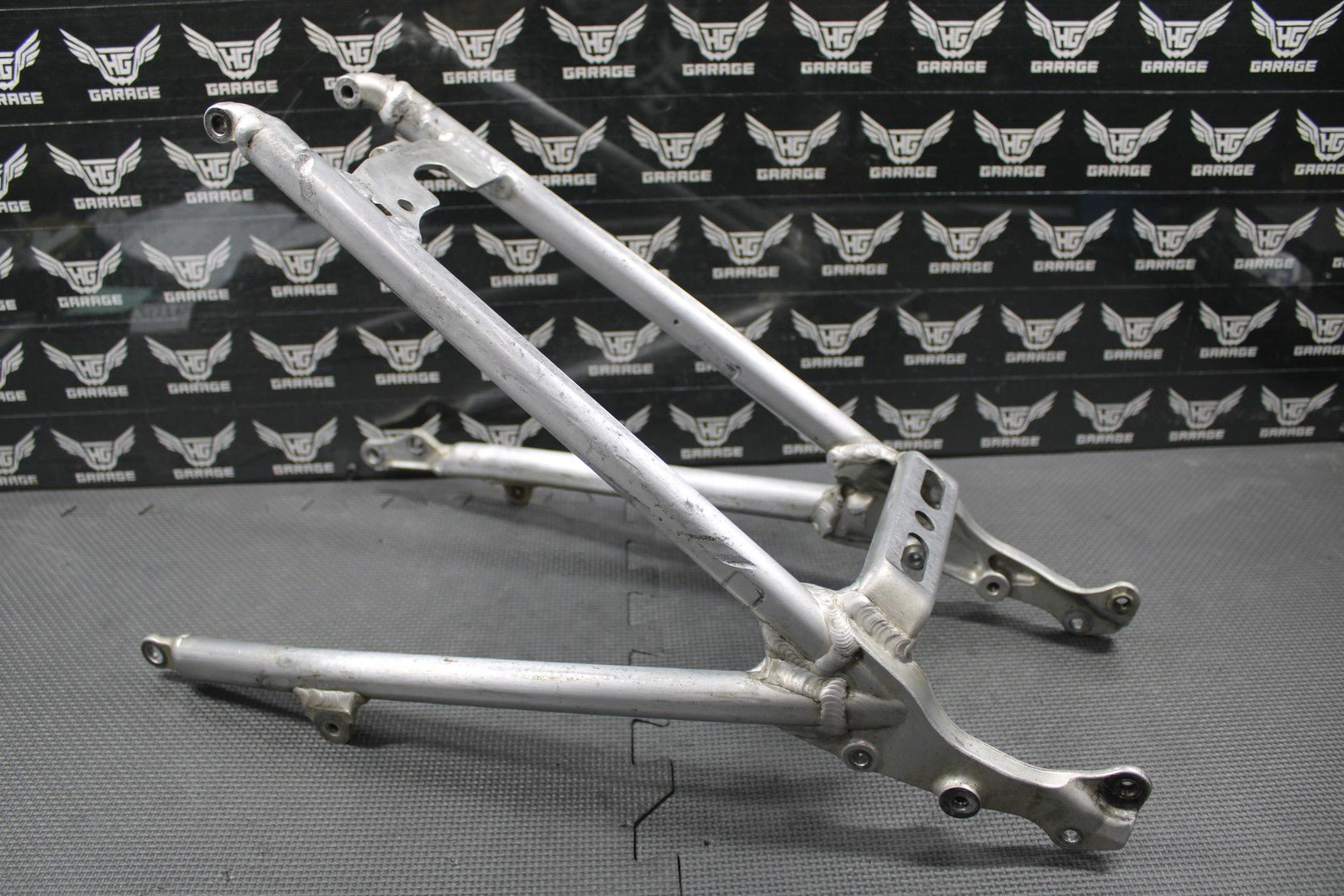 2008 06 - 09 HONDA CRF250R OEM REAR BACK FRAME SUBFRAME DUAL MUFFLER 50200 - KRN - 850 - hggarage