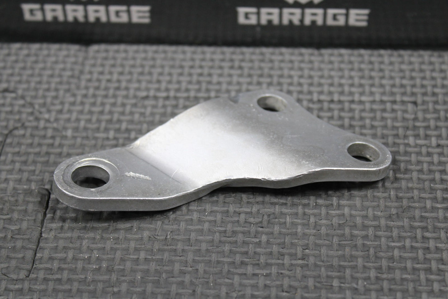 2001 HONDA CR250R OEM ENGINE MOTOR MOUNT HEAD STAY HANGER BRACKET 50407 - KZ3 - J30 - hggarage