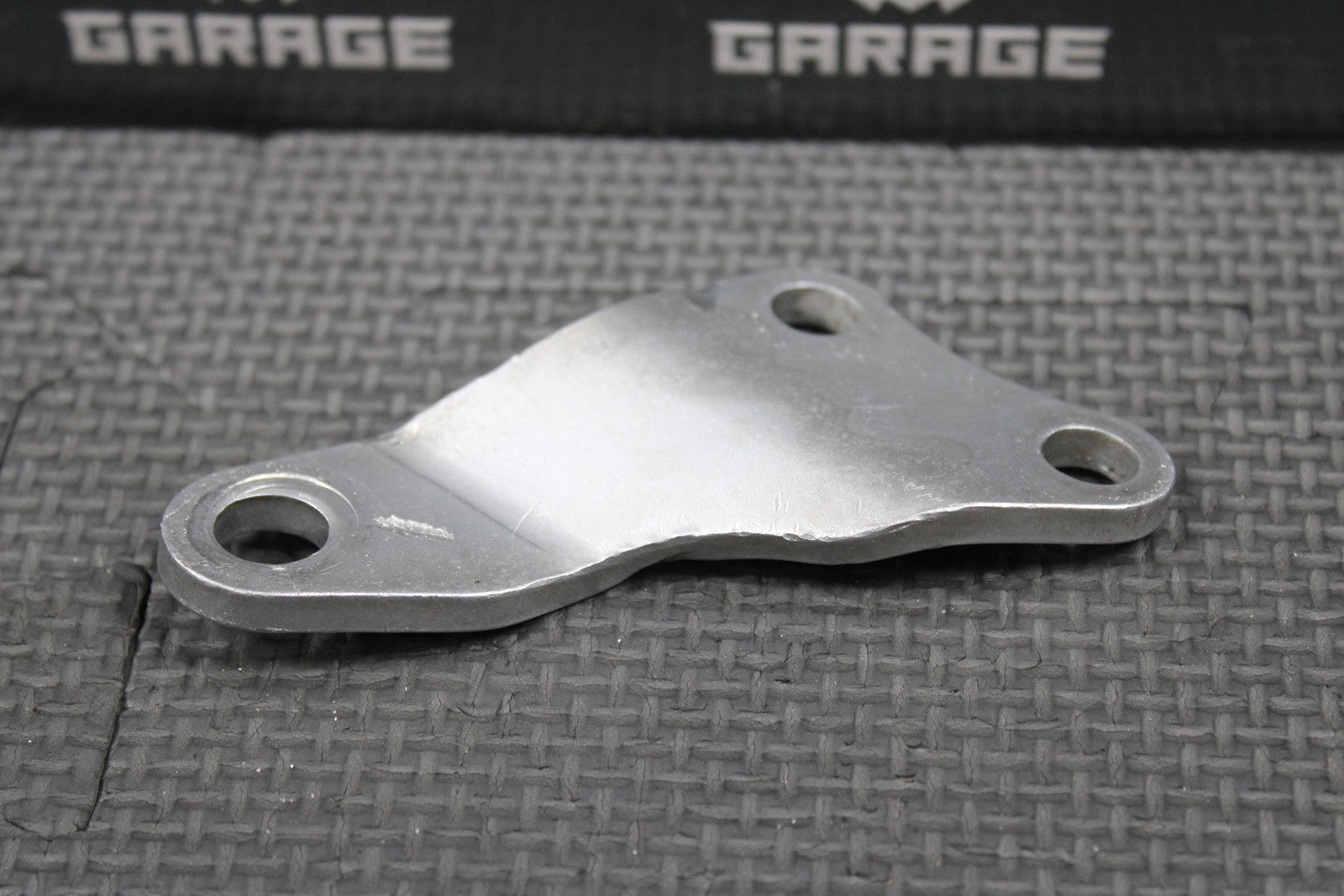 2001 HONDA CR250R OEM ENGINE MOTOR MOUNT HEAD STAY HANGER BRACKET 50407 - KZ3 - J30 - hggarage
