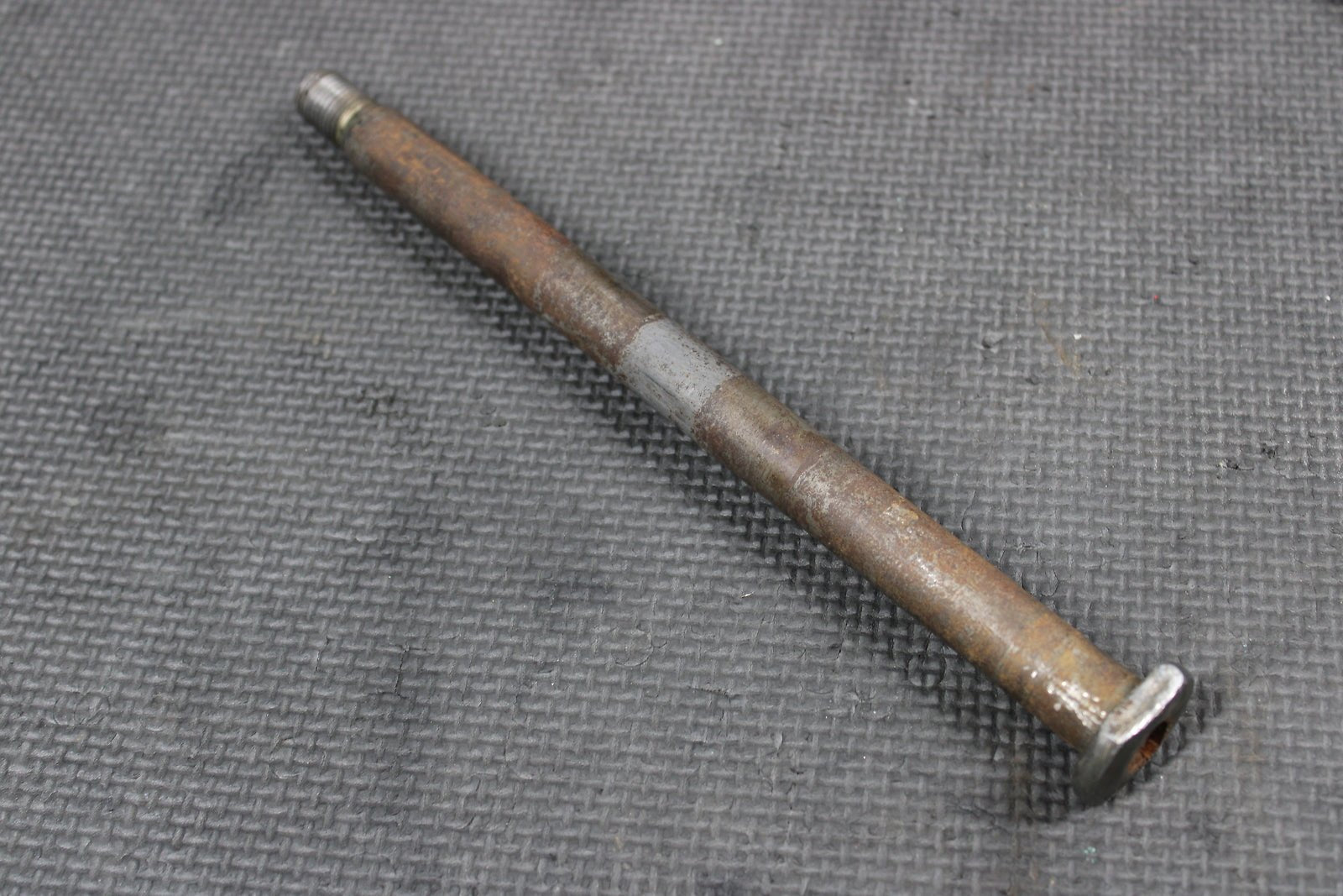 2000 HONDA CR125R CR250 CR250R OEM REAR BACK SWINGARM BOLT SUSPENSION PIVOT AXLE - hggarage