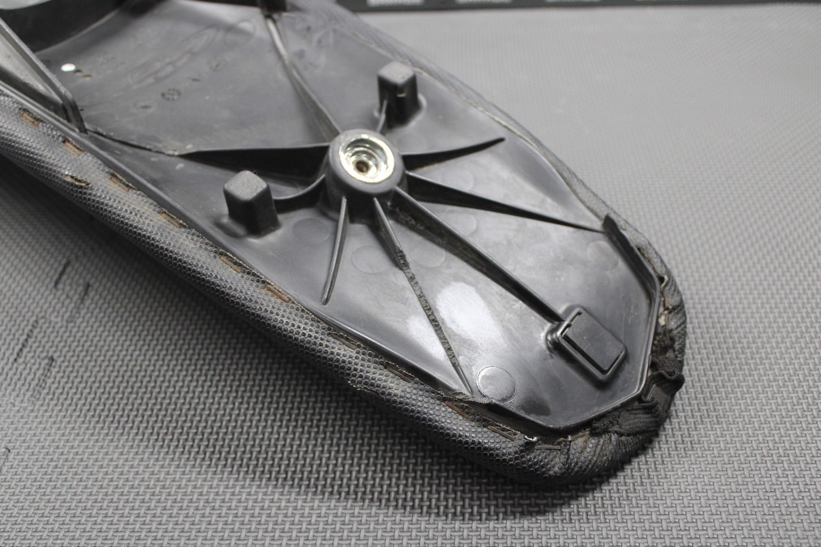 2010 KTM 07 - 11 250 XCF - W SDG COMPLETE SEAT SADDLE FOAM PAN M129 77307040000 - hggarage