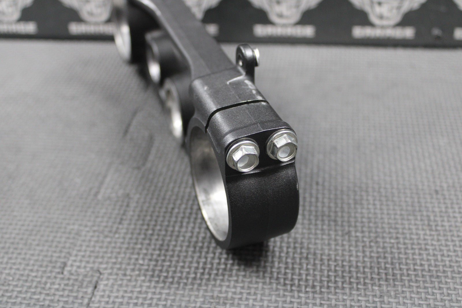 2019 SUZUKI RMZ250 OEM FRONT FORK UPPER TRIPLE TREE CLAMP BRACKET 51311 - 46K00 - hggarage