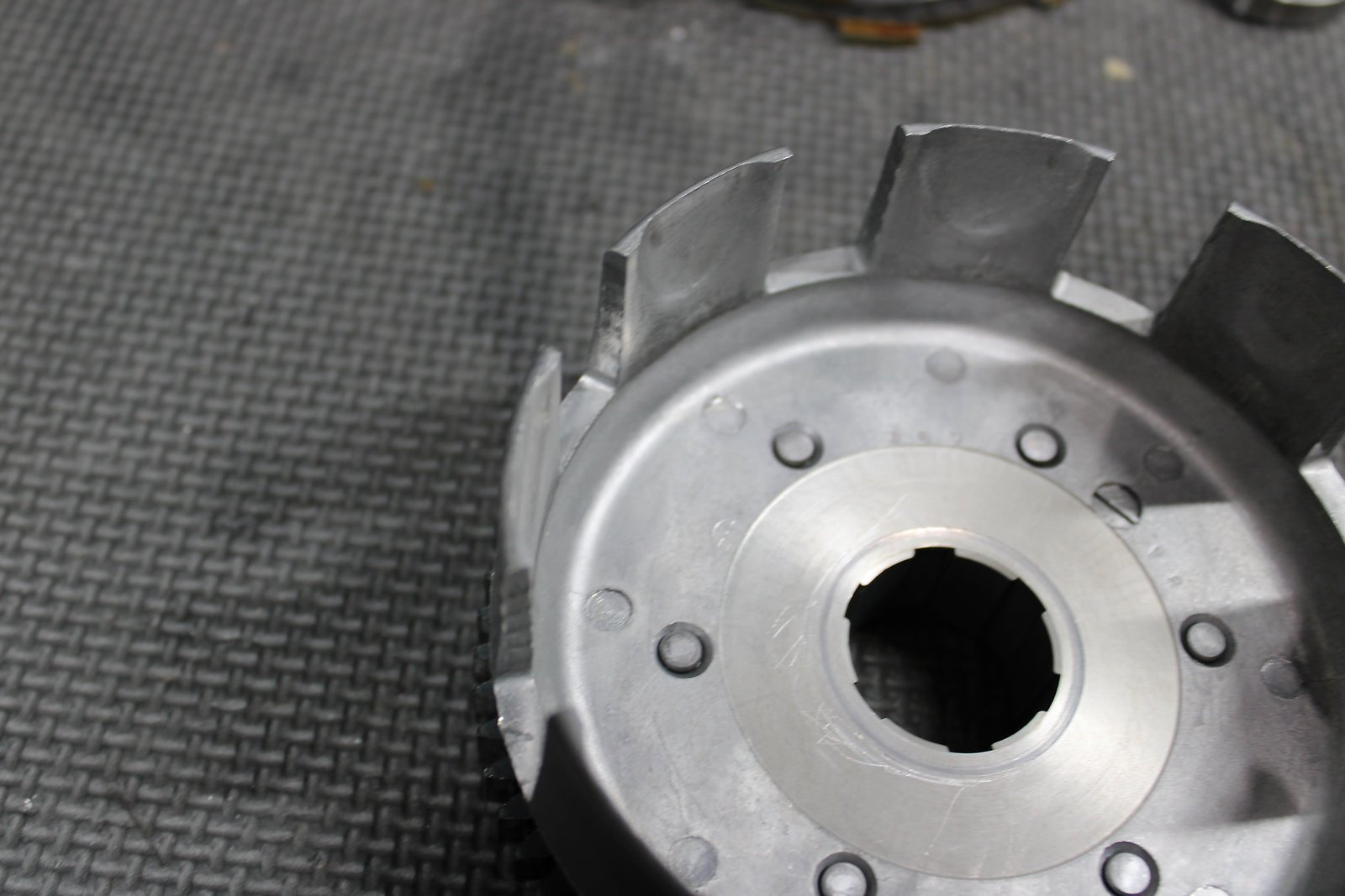 1998 HONDA XR200R OEM COMPLETE CLUTCH W PLATES BASKET HUB 22100 - 437 - 020 22121 - KC - hggarage