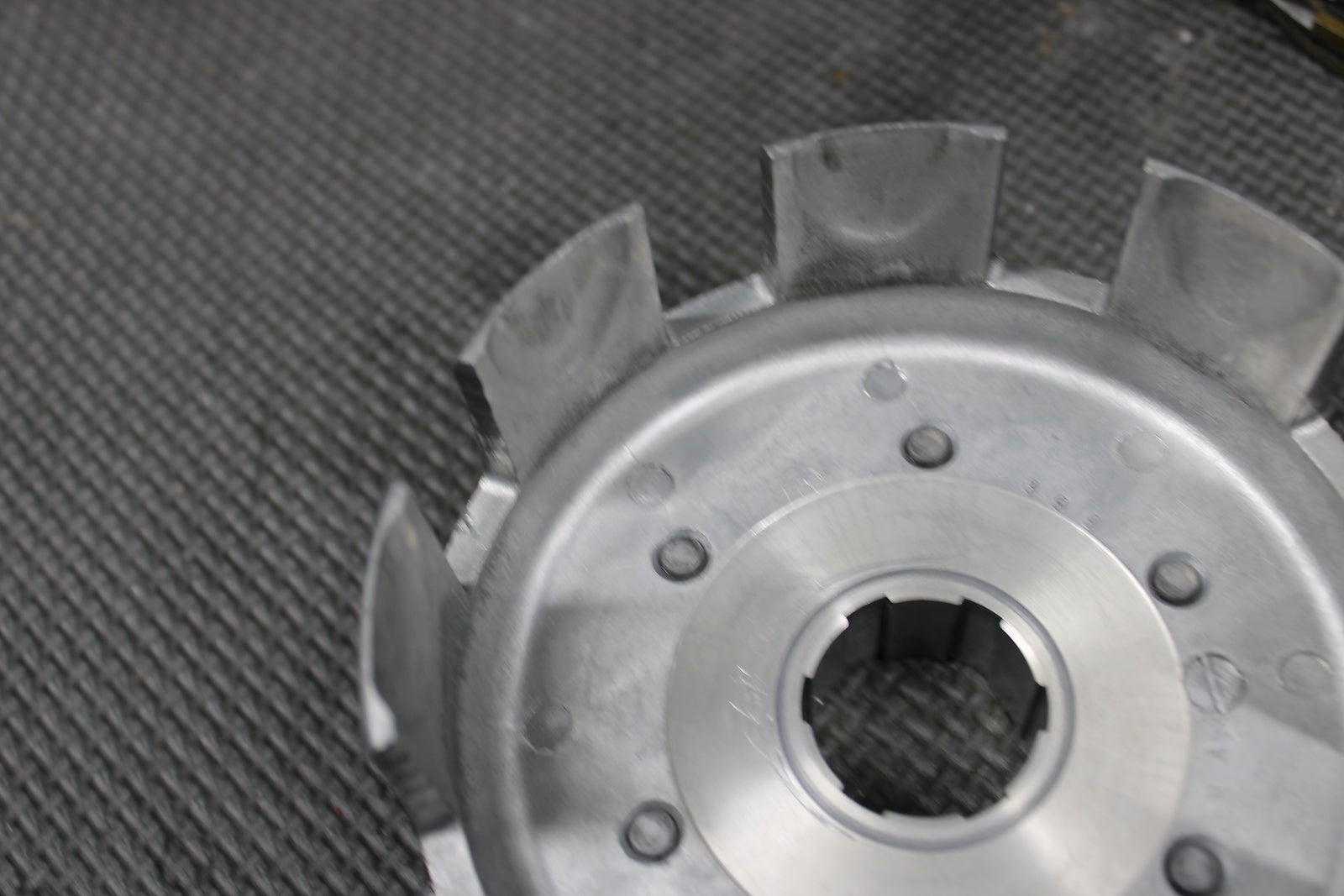 1998 HONDA XR200R OEM COMPLETE CLUTCH W PLATES BASKET HUB 22100 - 437 - 020 22121 - KC - hggarage