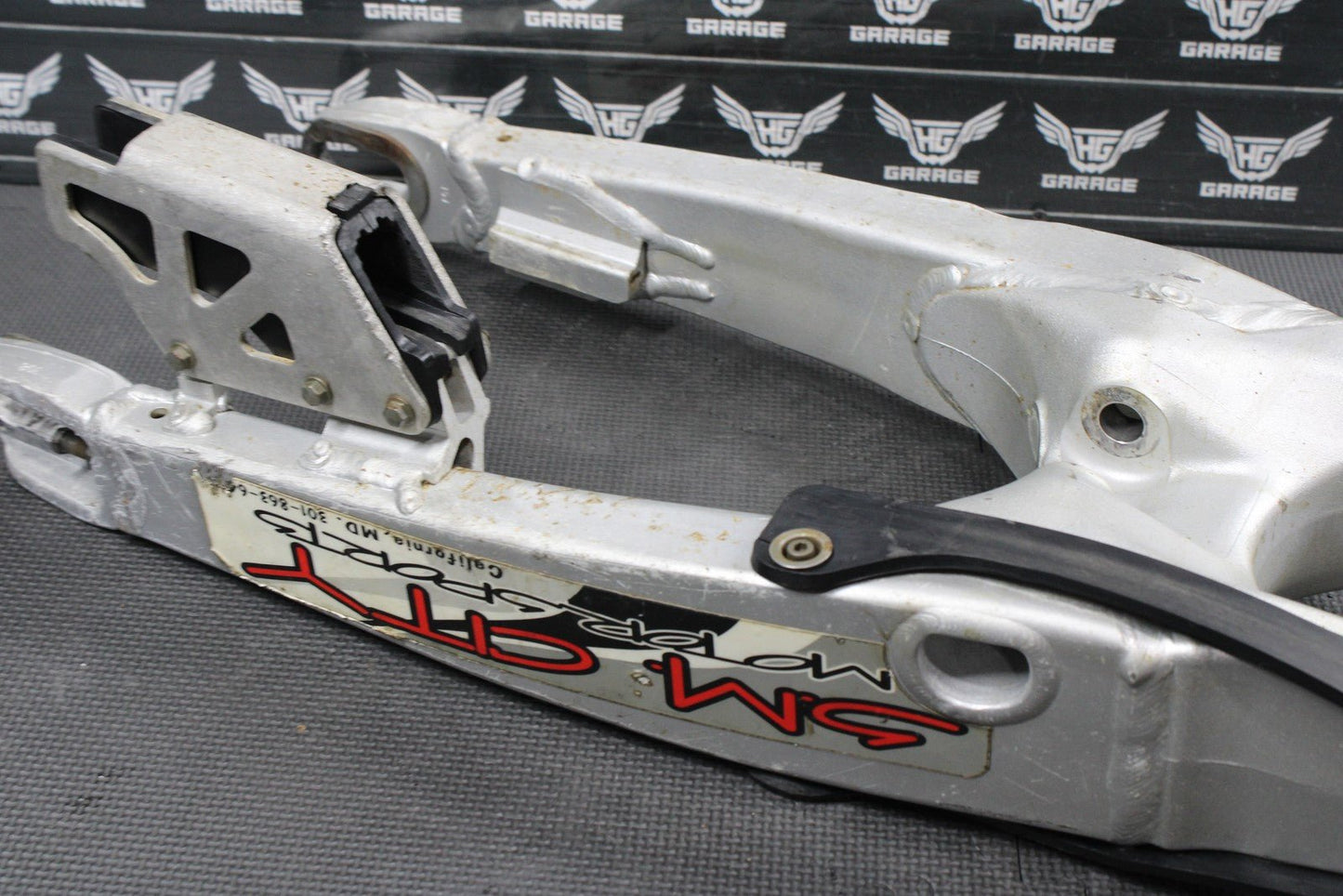 2002 YAMAHA YZ250 OEM 2T SWINGARM SWING ARM SUSPENSION REAR ARM 5NY - 22110 - 00 - 00 - hggarage