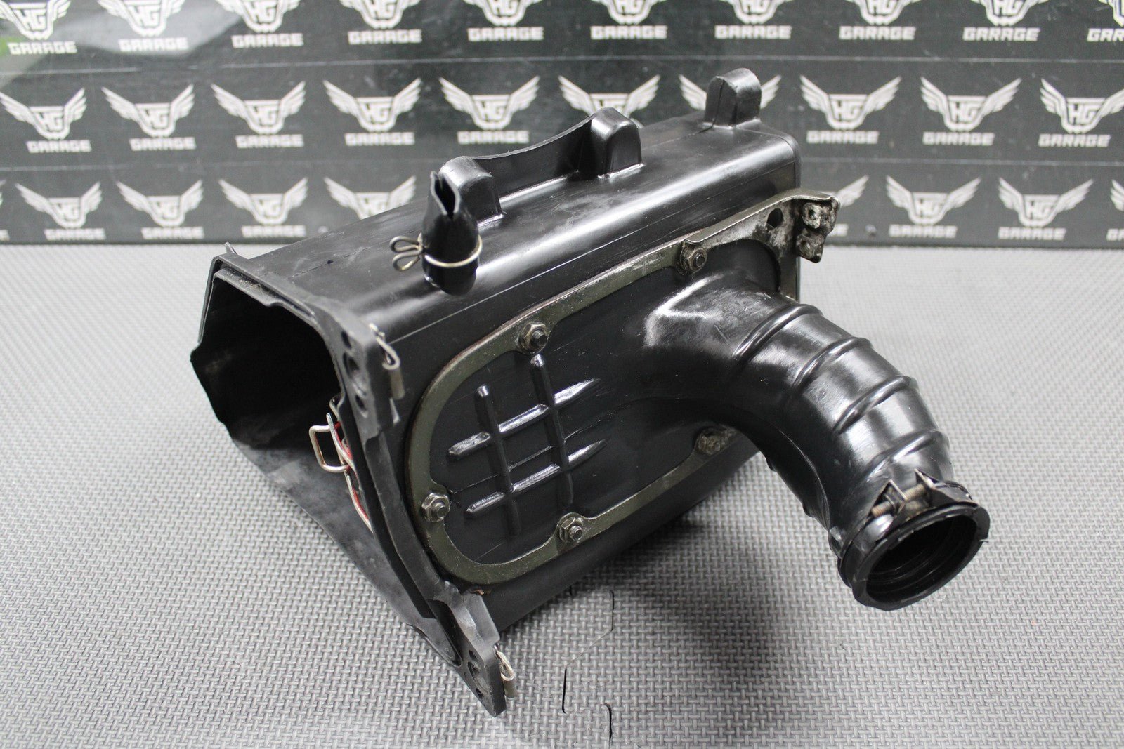 1991 90 - 95 HONDA XR250R OEM AIRBOX AIR CLEANER BOX INTAKE BOOT 17222 - KT1 - 670 - hggarage