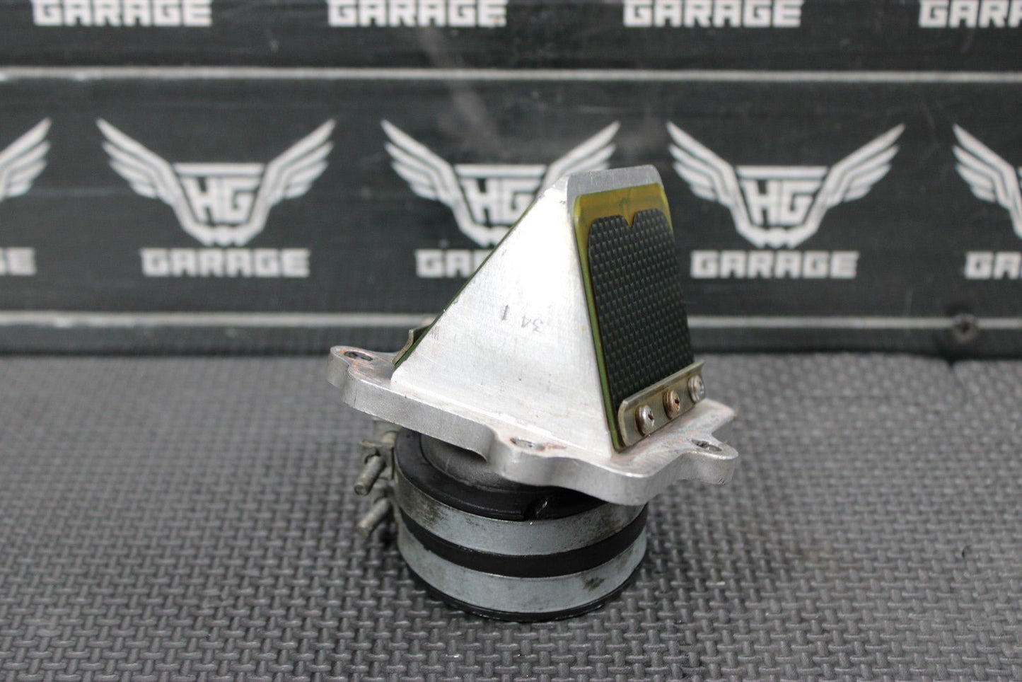 2001 97 - 01 YAMAHA YZ250 BOYESON INTAKE REED BLOCK ASSEMBLY 4XL - 13610 - 00 - 00 - hggarage