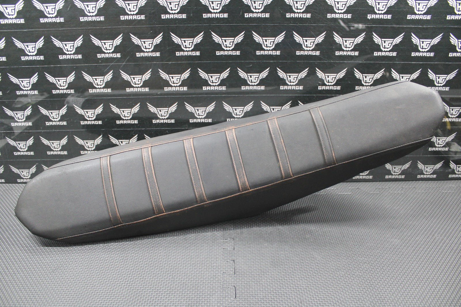 2013 KTM 450 SXF OEM SEAT SADDLE FOAM PAN COVER COMPLETE 77207040200 - hggarage