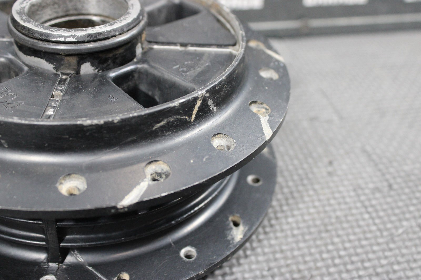1997 93 - 98 YAMAHA RT100 OEM REAR BACK WHEEL RIM HUB 18A - 25311 - 00 - 98 - hggarage