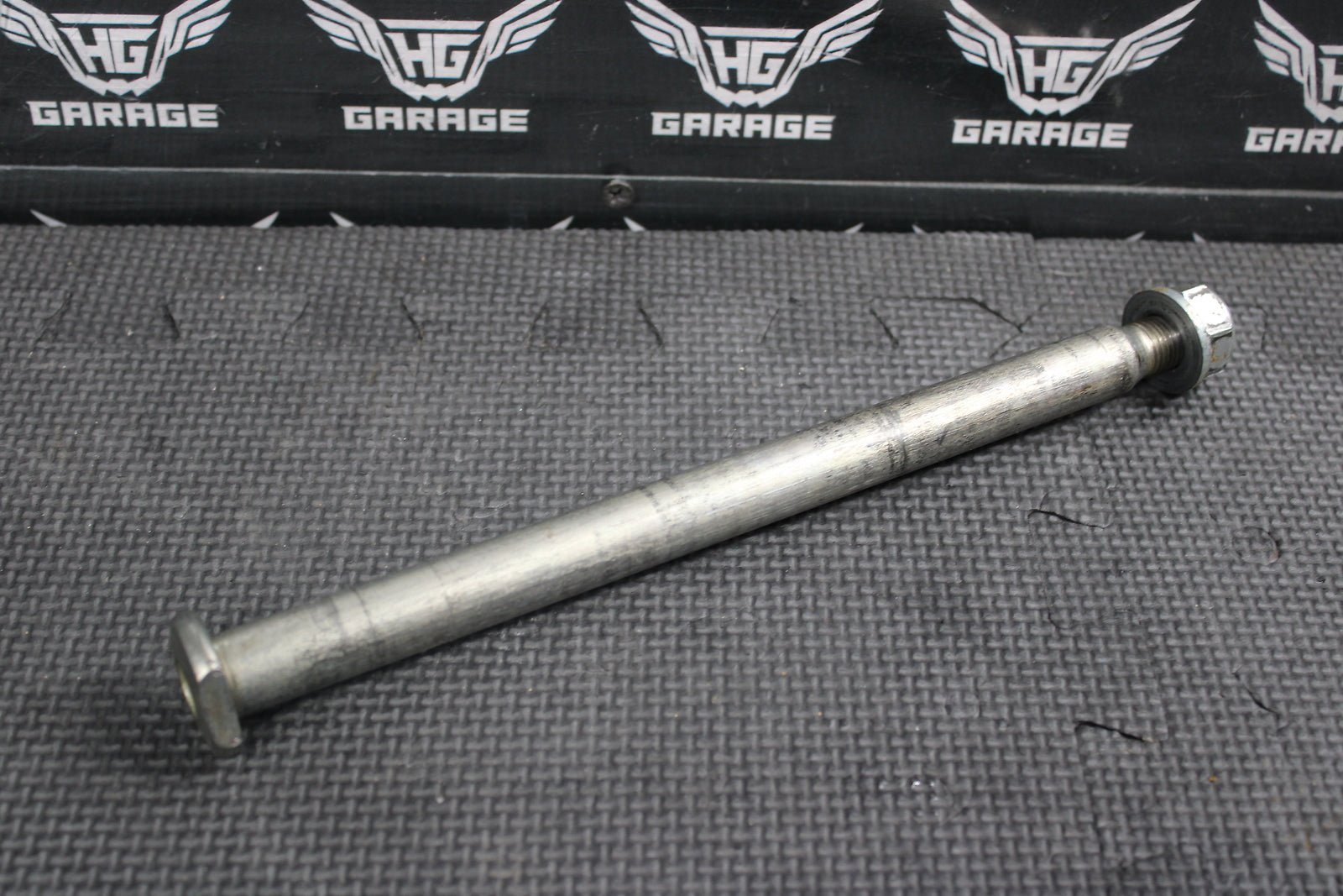 2007 HONDA CR125R OEM REAR BACK SWINGARM BOLT SUSPENSION PIVOT AXLE 52101 - KZ4 - J4 - hggarage