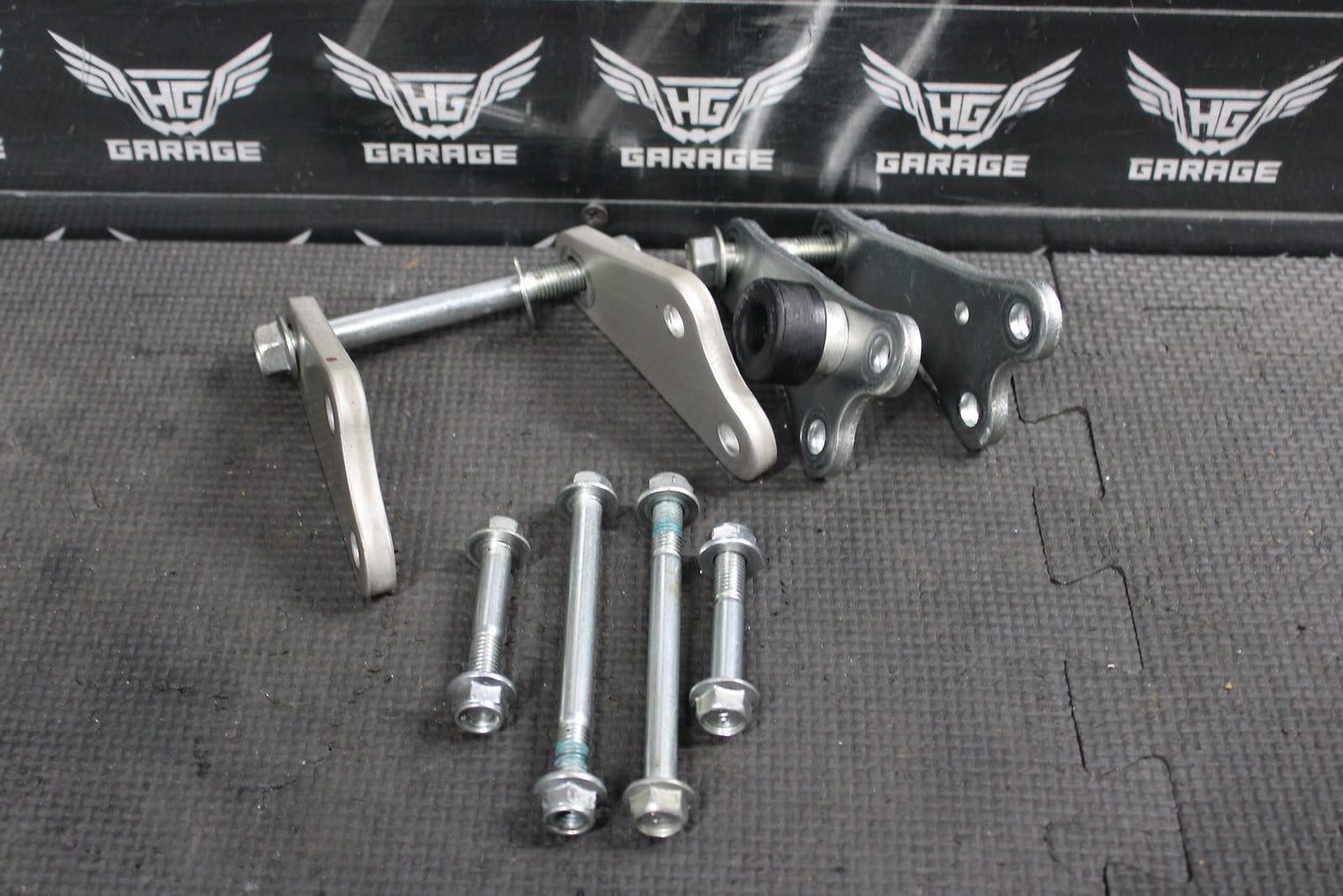 2013 SUZUKI DRZ400SM OEM ENGINE MOTOR MOUNT STAY BRACKETS - hggarage