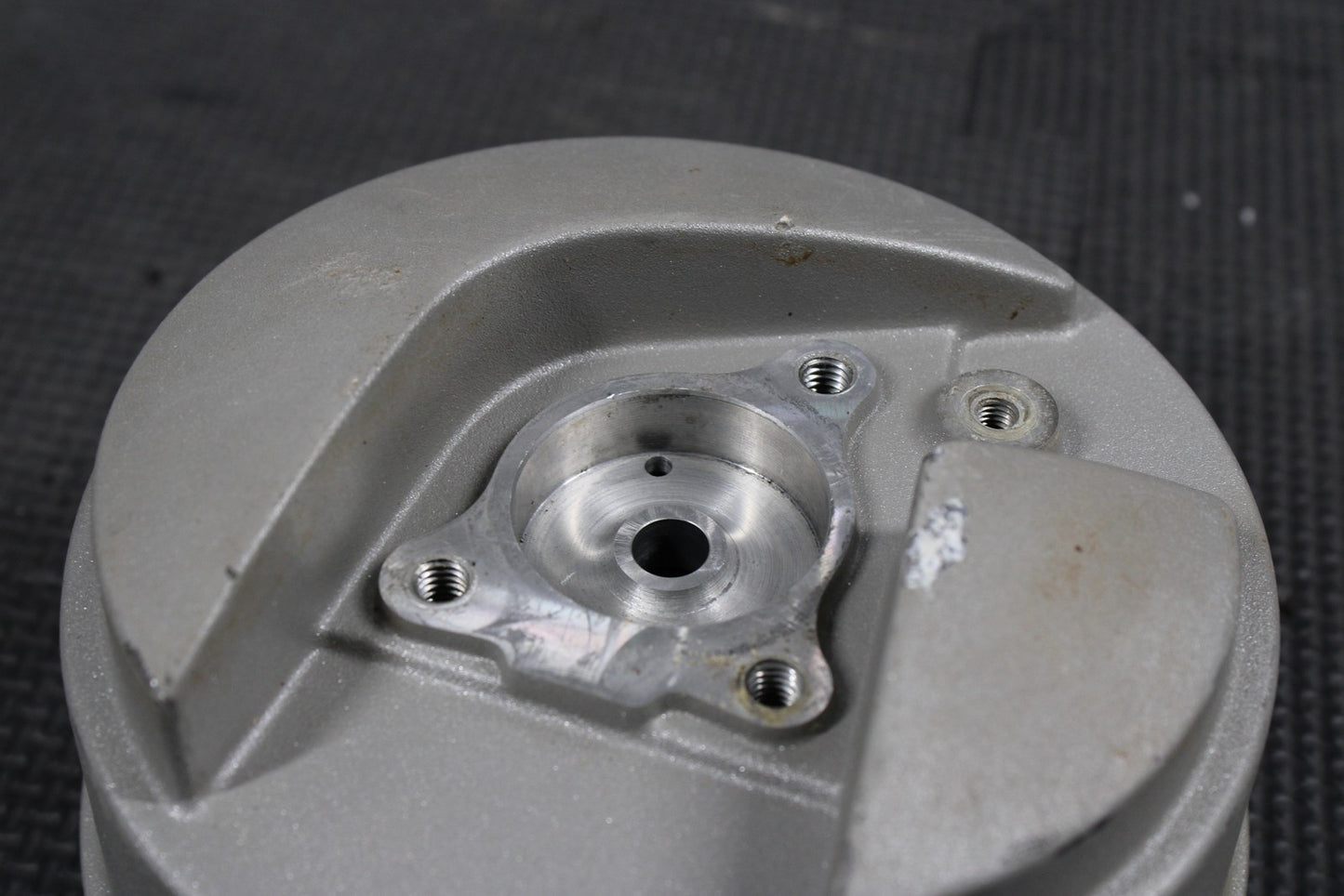 2013 HUSQVARNA TE511 OEM ENGINE MOTOR SIDE CLUTCH COVER 7729380 - hggarage