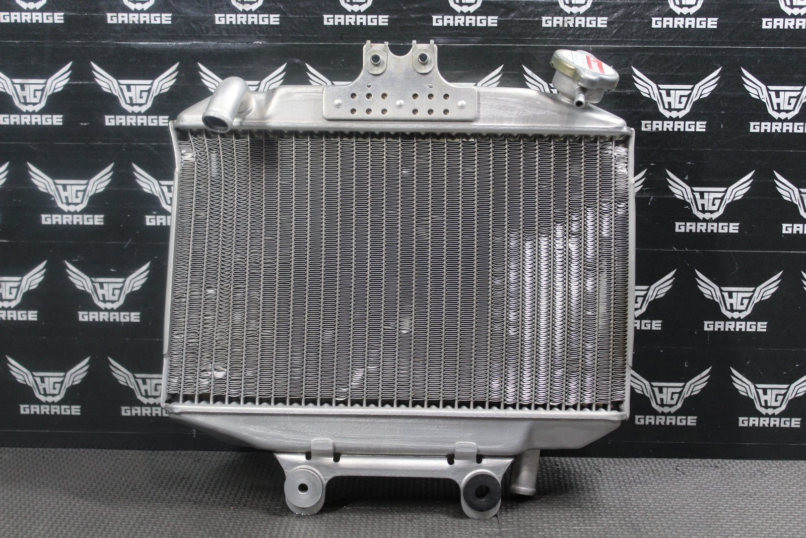 1998 Honda CR125R OEM Engine Motor Cooling Cooler Radiator 19100 - KZ4 - A70 - hggarage