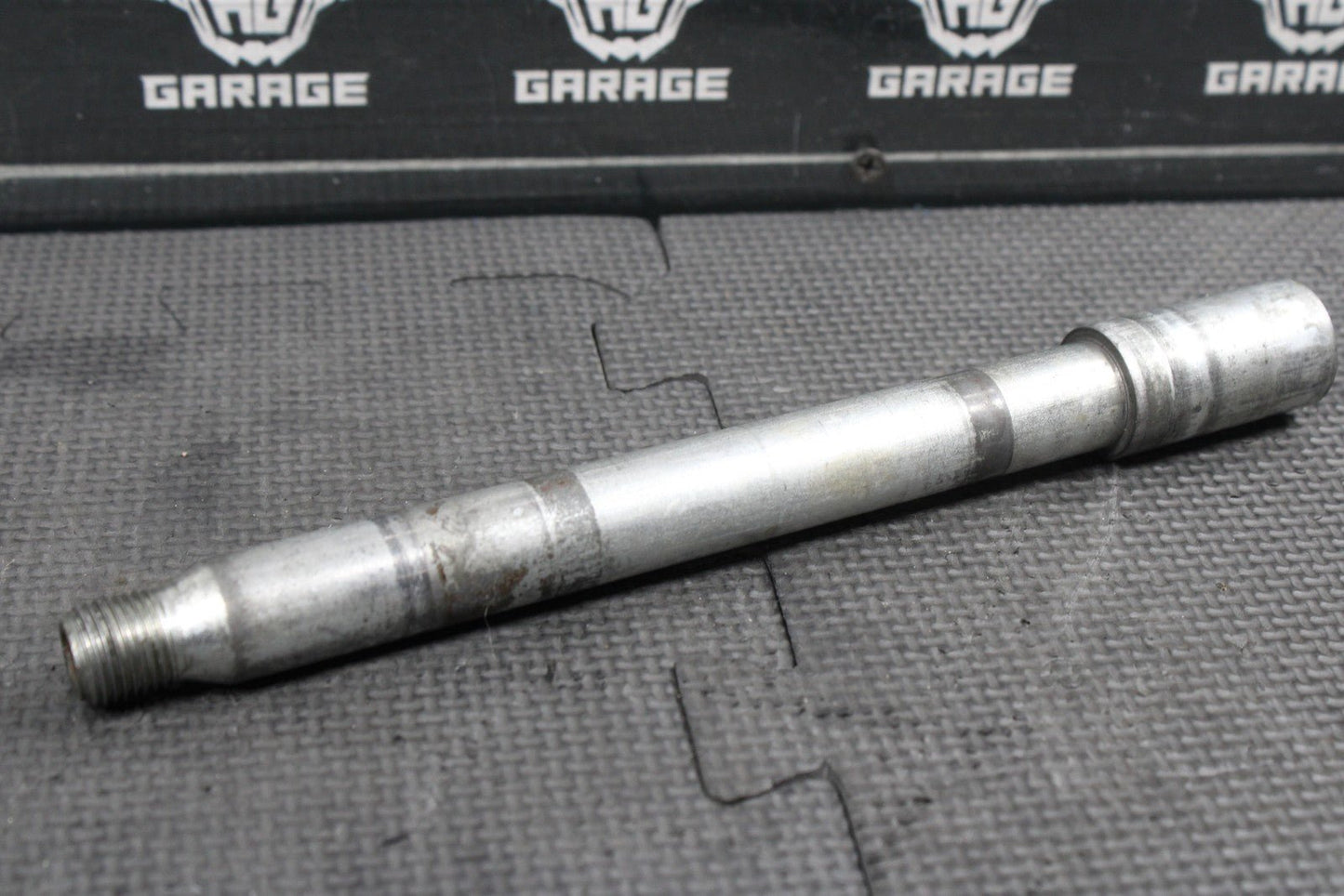 2006 YAMAHA YZ250F OEM FRONT WHEEL RIM AXLE PIVOT BOLT 1C3 - 25181 - 10 - 00 - hggarage