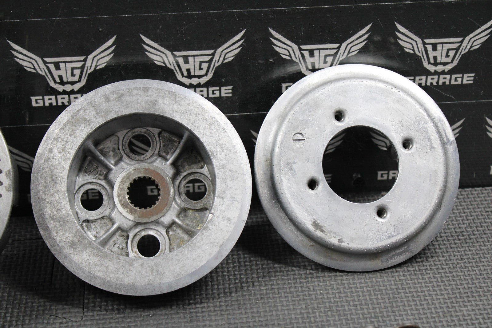 1989 HONDA 88 - 95 XR250R OEM CLUTCH BASKET HUB PRESSURE PLATE W PLATES SPRINGS - hggarage