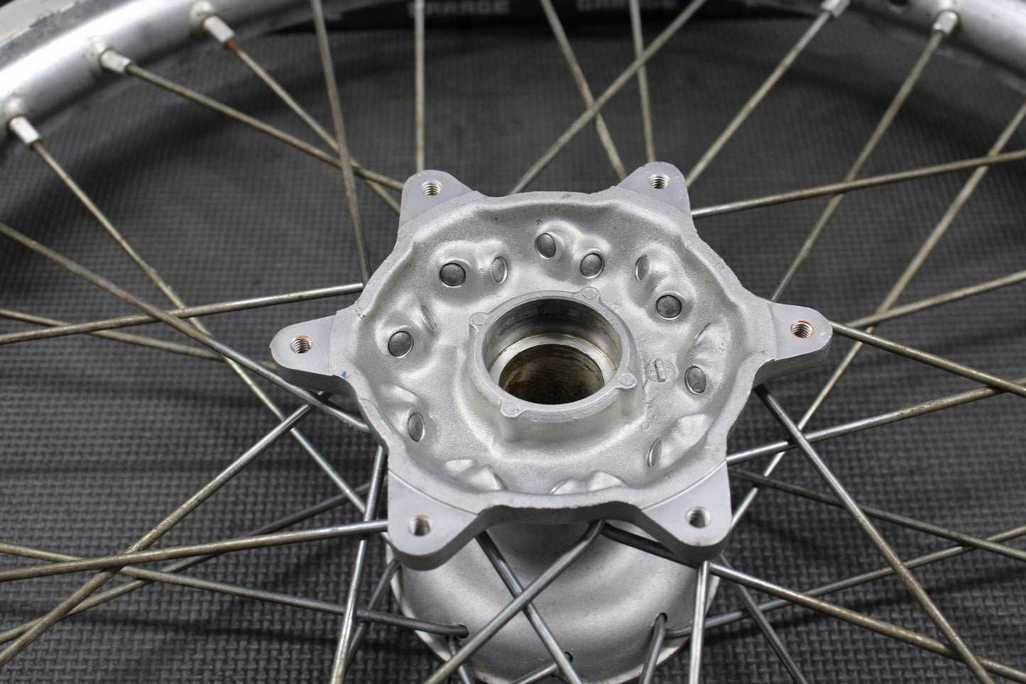 1999 SUZUKI 97 - 00 RM125 RM250 OEM 21" FRONT WHEEL RIM HUB 54111 - 36E10 55311 - 36E0 - hggarage