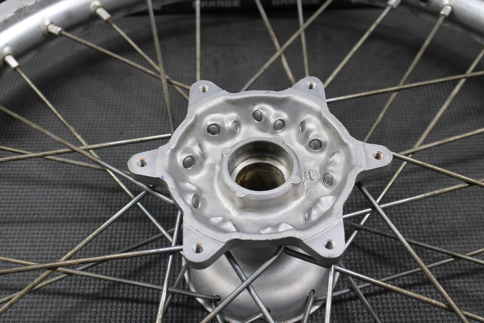 1999 SUZUKI 97 - 00 RM125 RM250 OEM 21" FRONT WHEEL RIM HUB 54111 - 36E10 55311 - 36E0 - hggarage