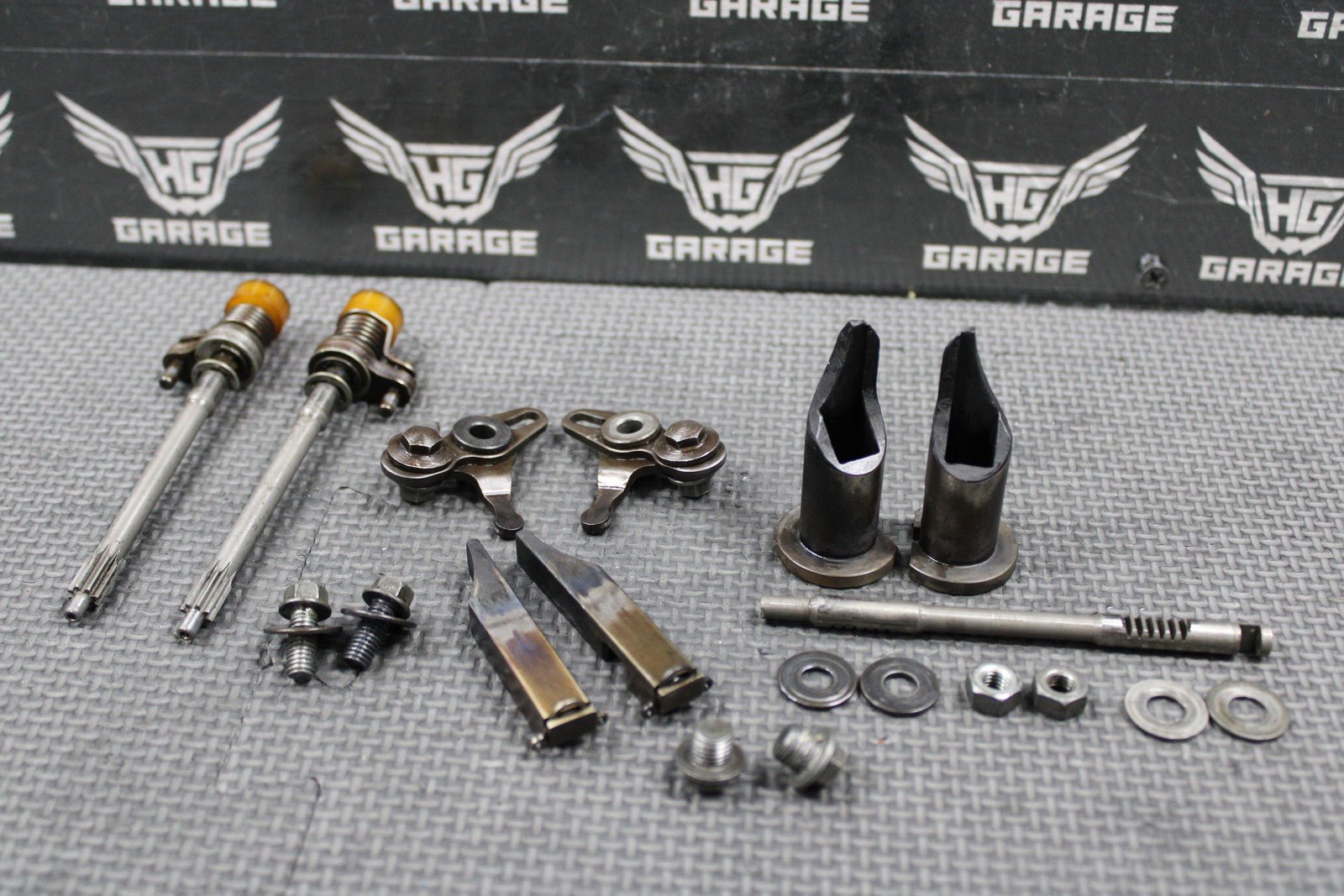 1988 HONDA CR250R OEM EXHAUST POWER VALVE POWERVALVE ARM SHAFT TOP END SET NICE! - hggarage