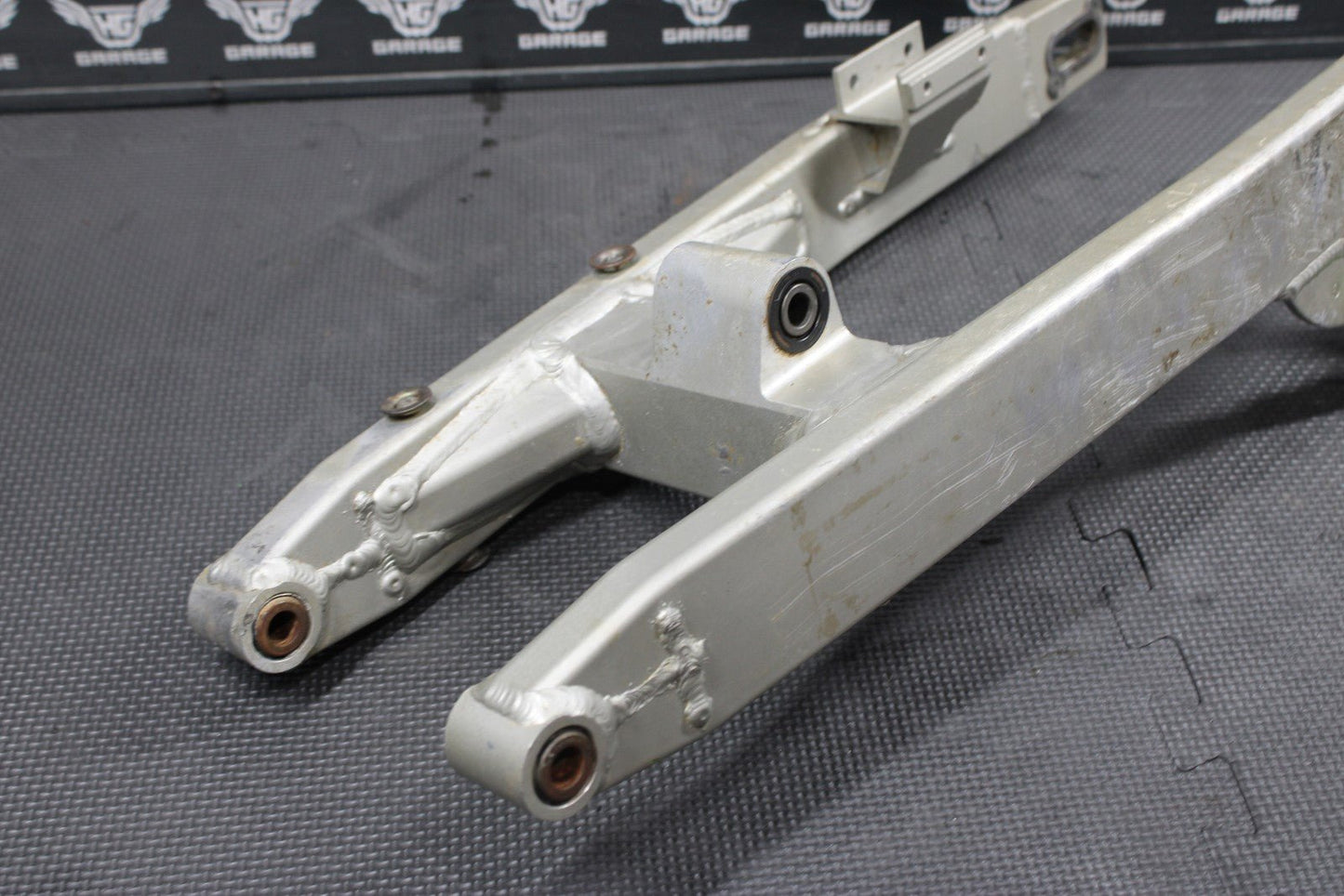 2001 KAWASAKI KX100 OEM SWINGARM SWING ARM SUSPENSION 33001 - 1543 - TX READ DESC! - hggarage