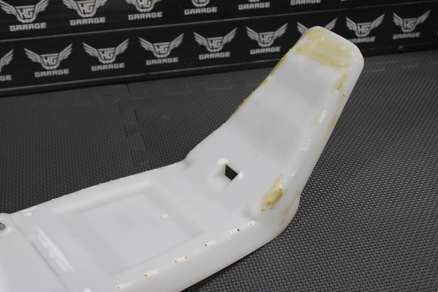 2004 KAWASAKI 00 - 09 KX65 OEM SEAT SADDLE CUSHION PLASTIC PAN TRAY 53001 - 1935 - MW - hggarage