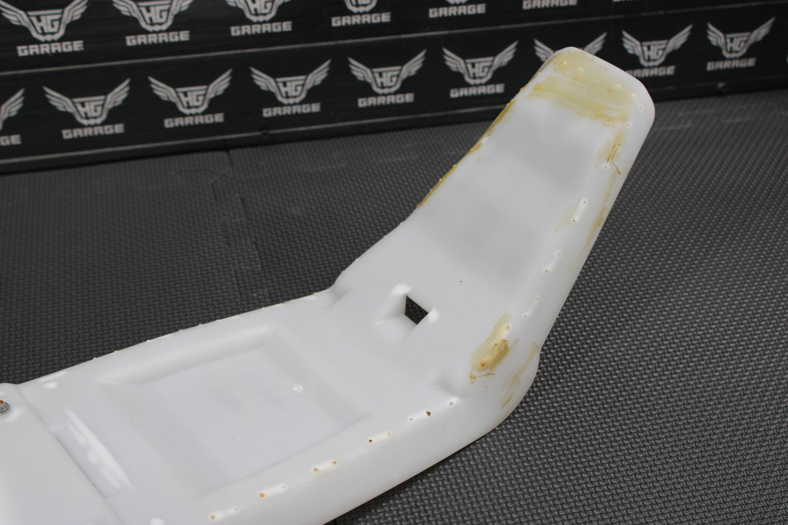 2004 KAWASAKI 00 - 09 KX65 OEM SEAT SADDLE CUSHION PLASTIC PAN TRAY 53001 - 1935 - MW - hggarage